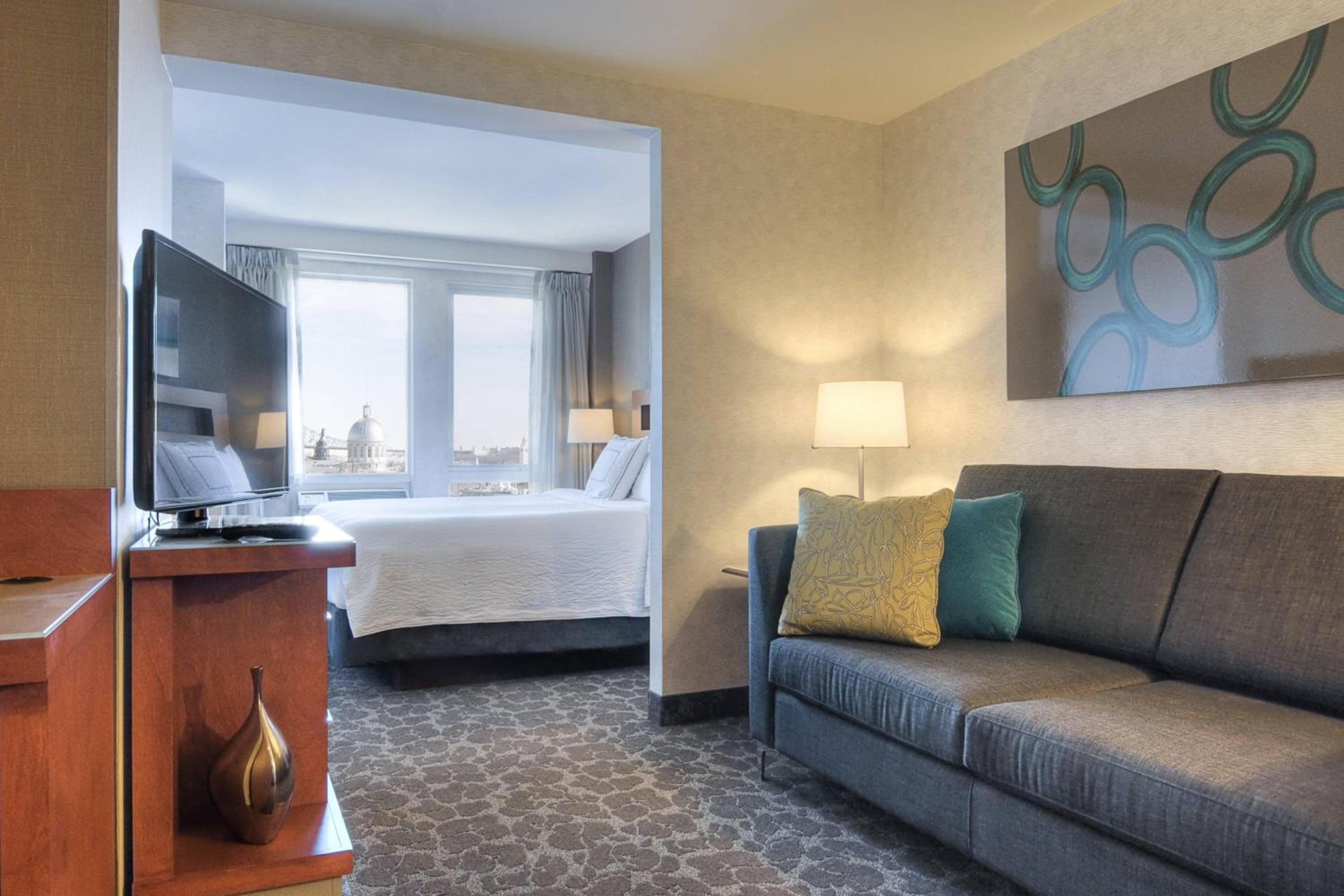 Standard King Suite With Sofa Bed - Photo 3