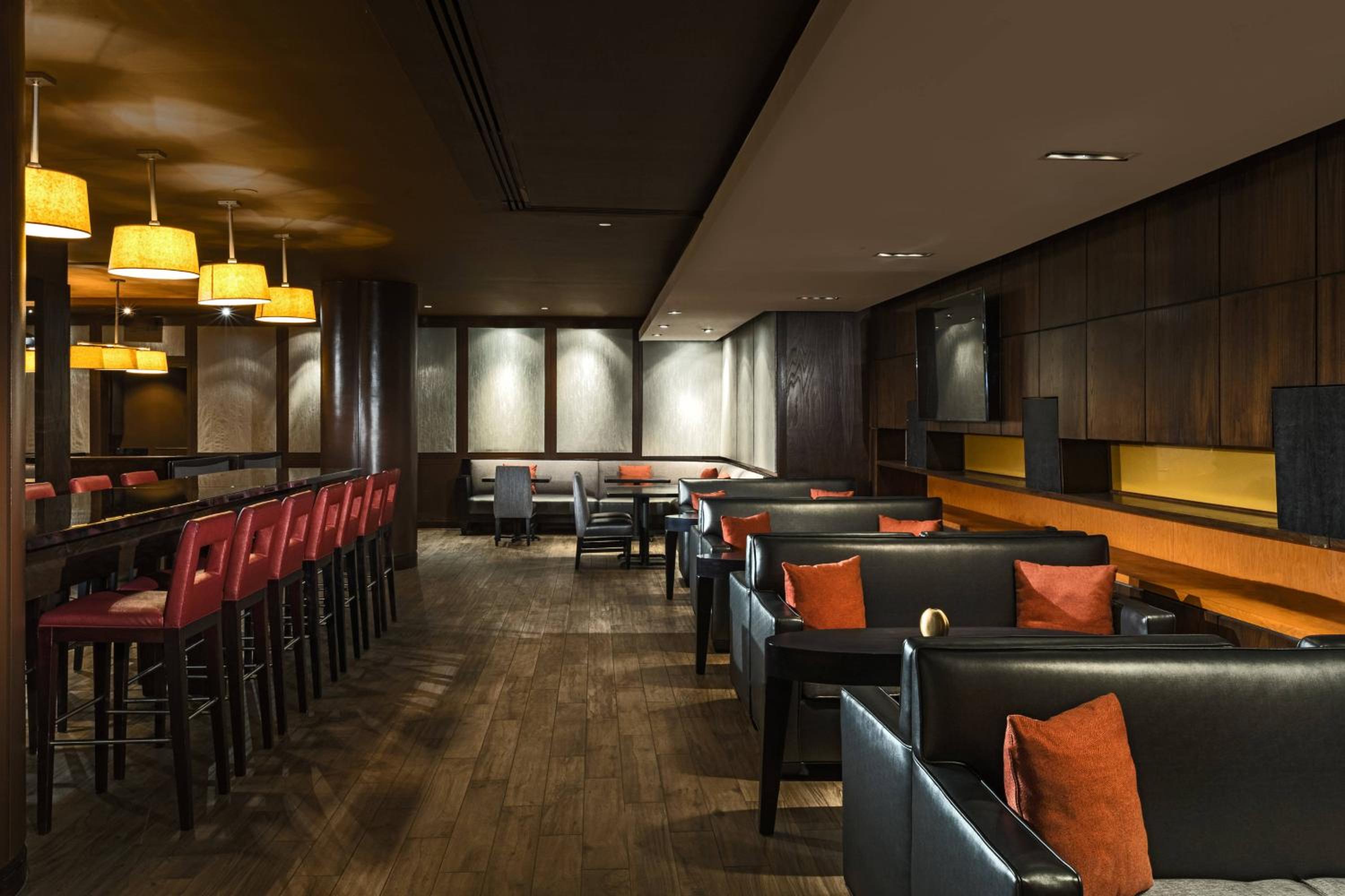 King Room - Hearing Accessible photo 2