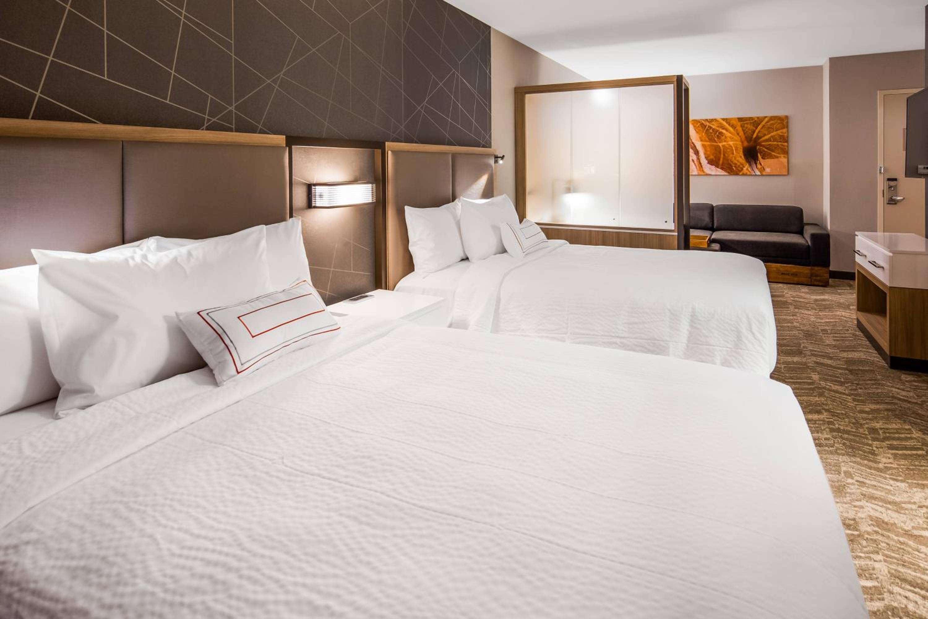 Suite with Two Queen Beds and Trundle Bed - Hearing Accessible photo 1