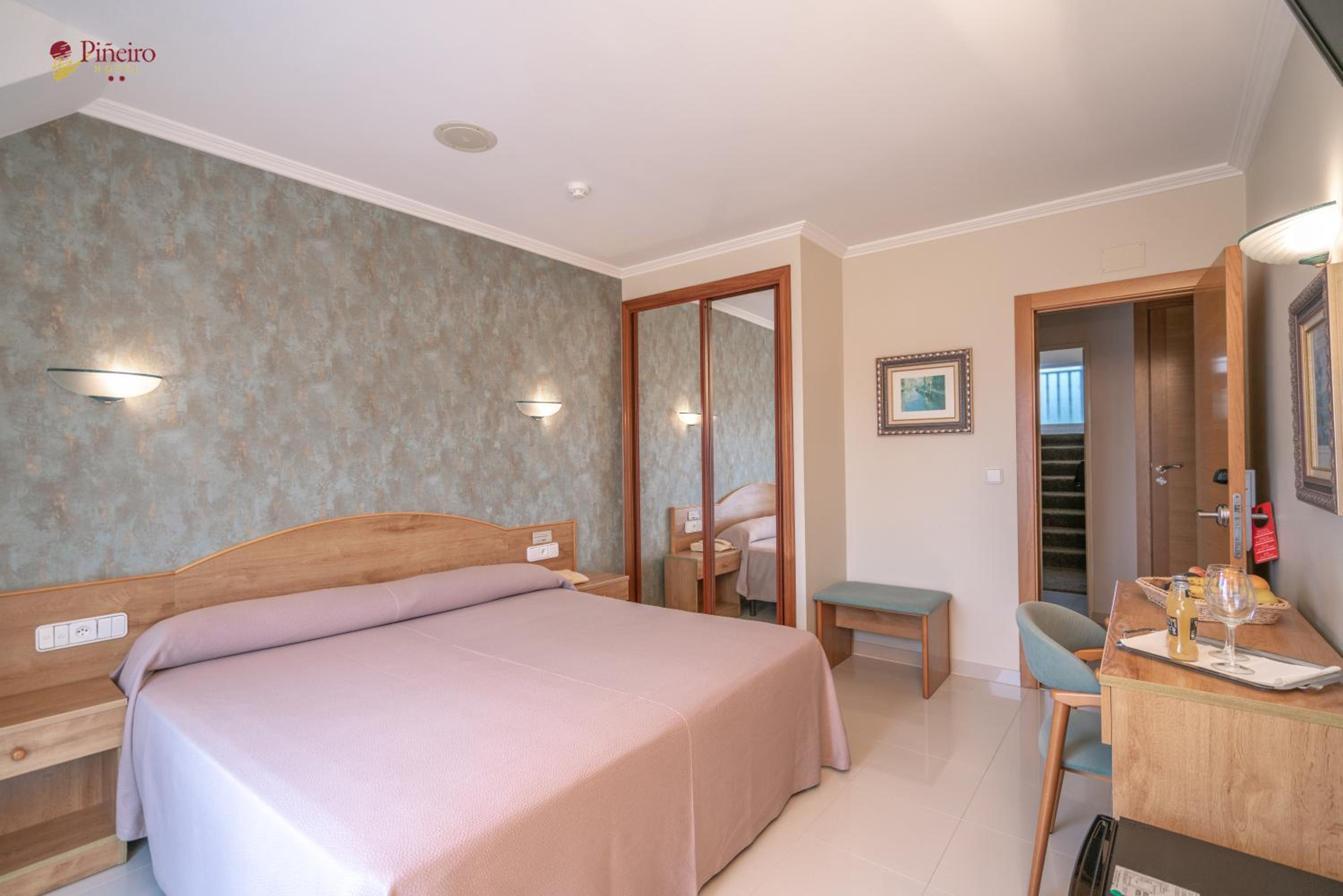 Double or Twin Room - Photo 2