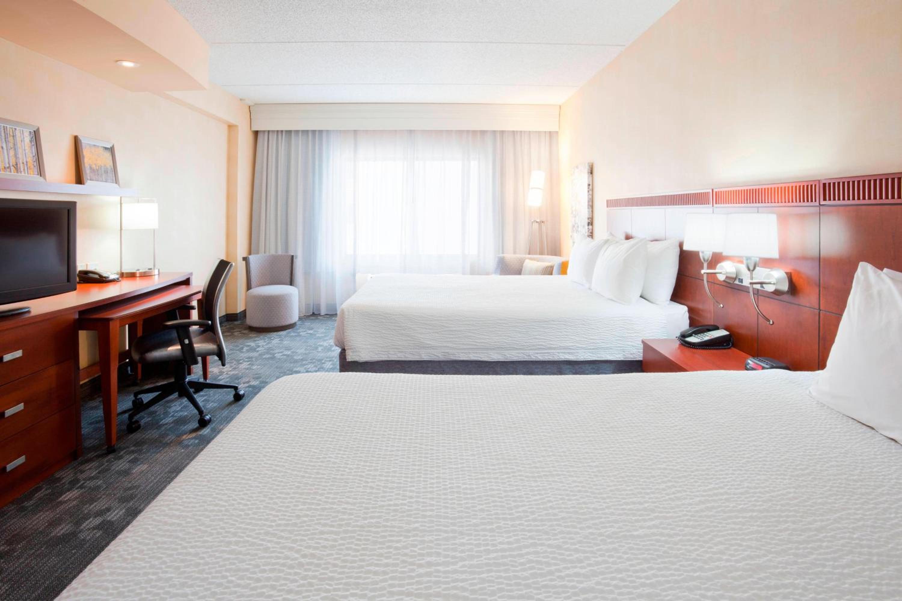 Queen Room with Two Queen Beds - Photo 1