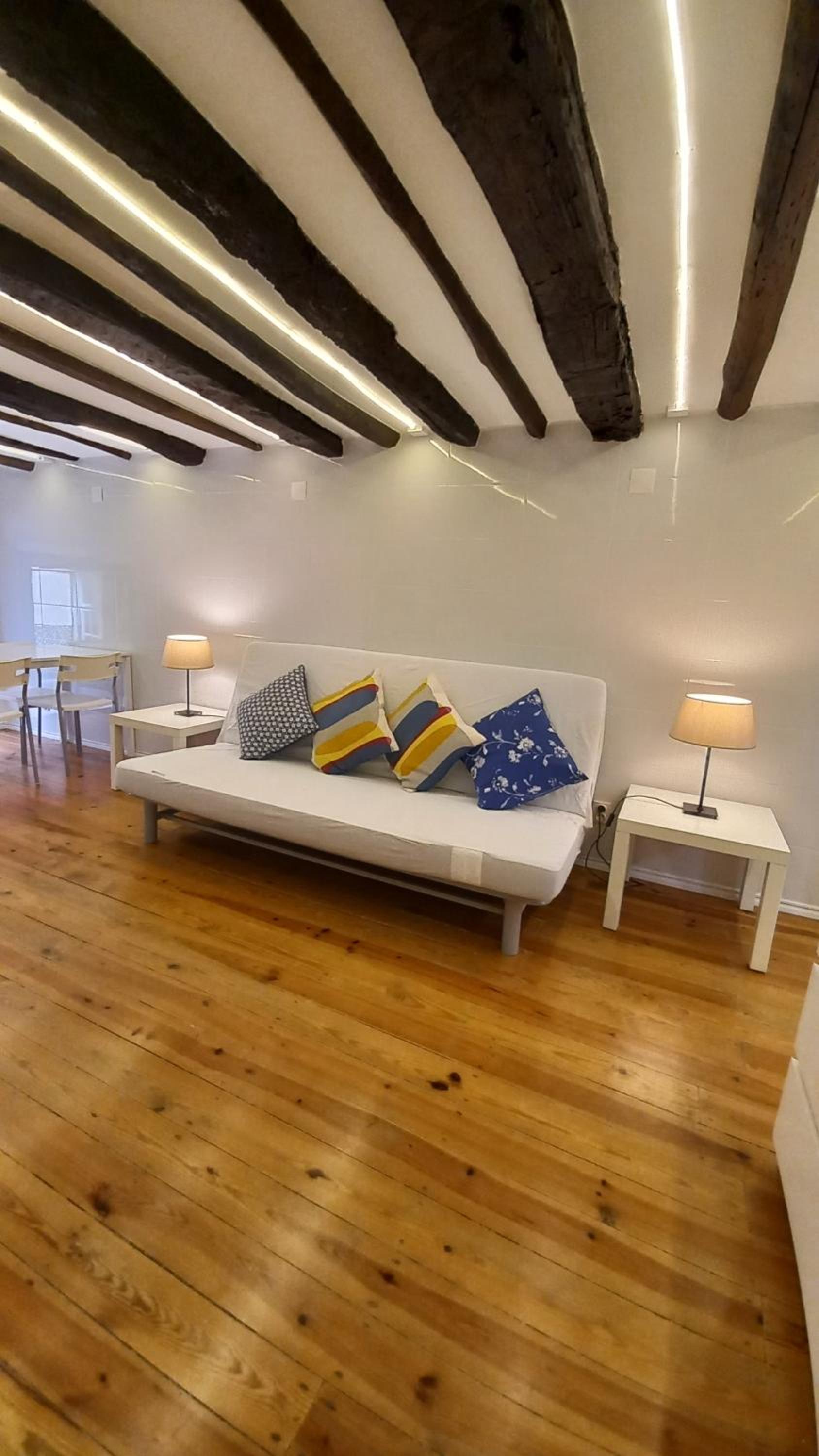 One-Bedroom Apartment - Photo 23