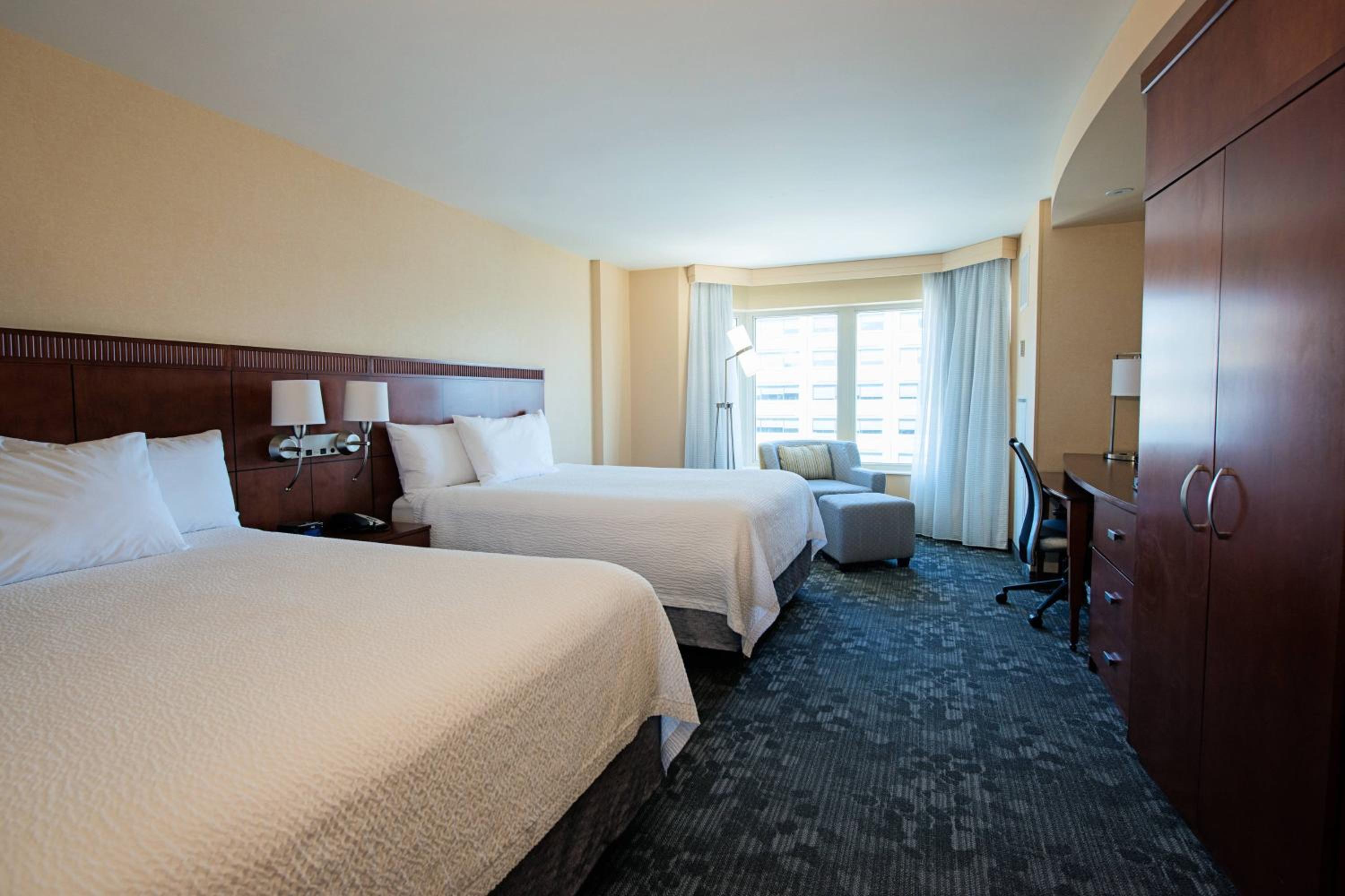 Queen Room with Two Queen Beds - Photo 1