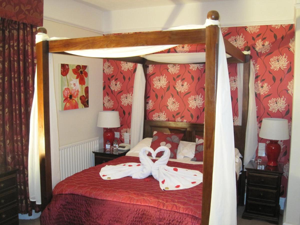 Deluxe Four Poster Room photo 2