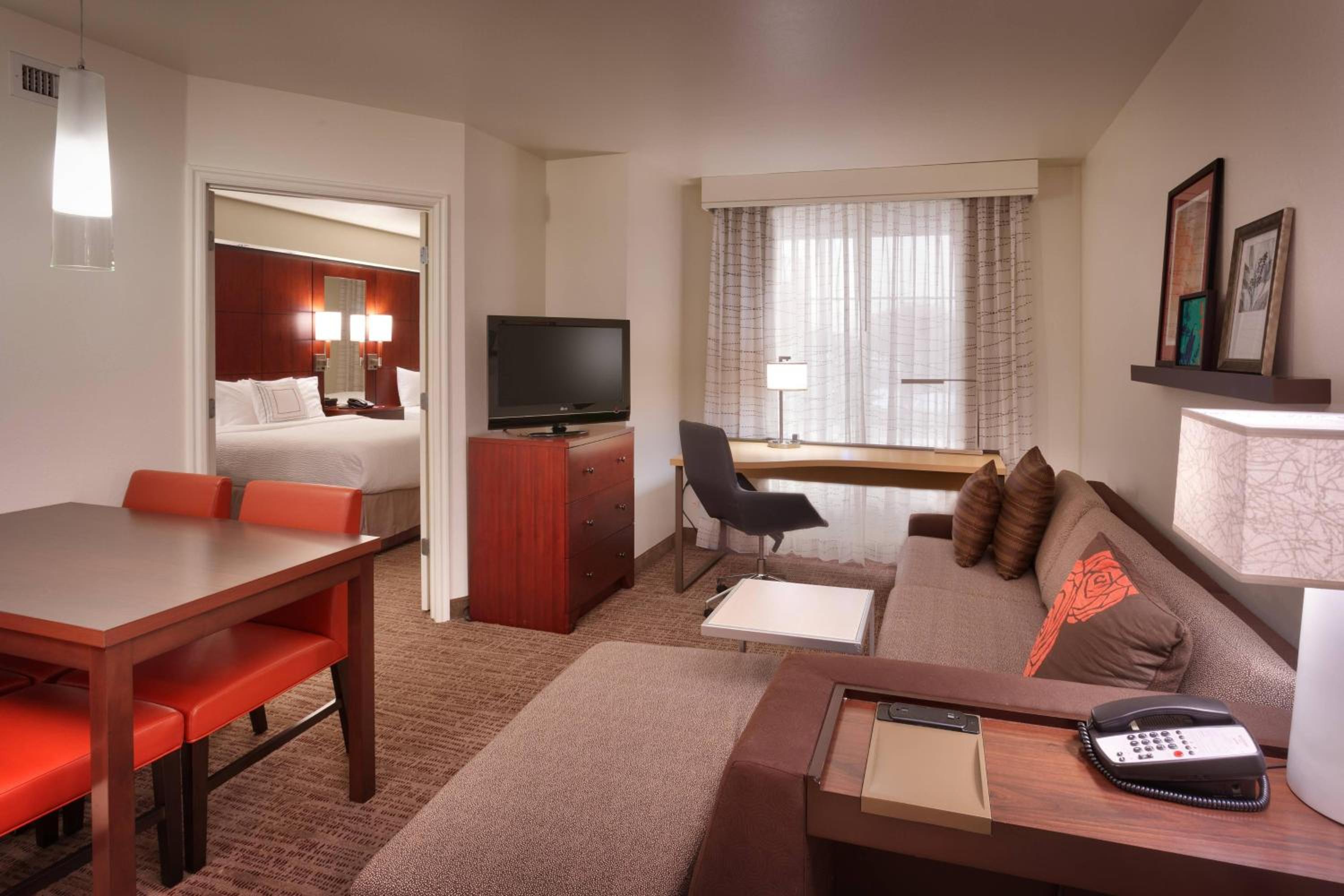 One-Bedroom Queen Executive Suite