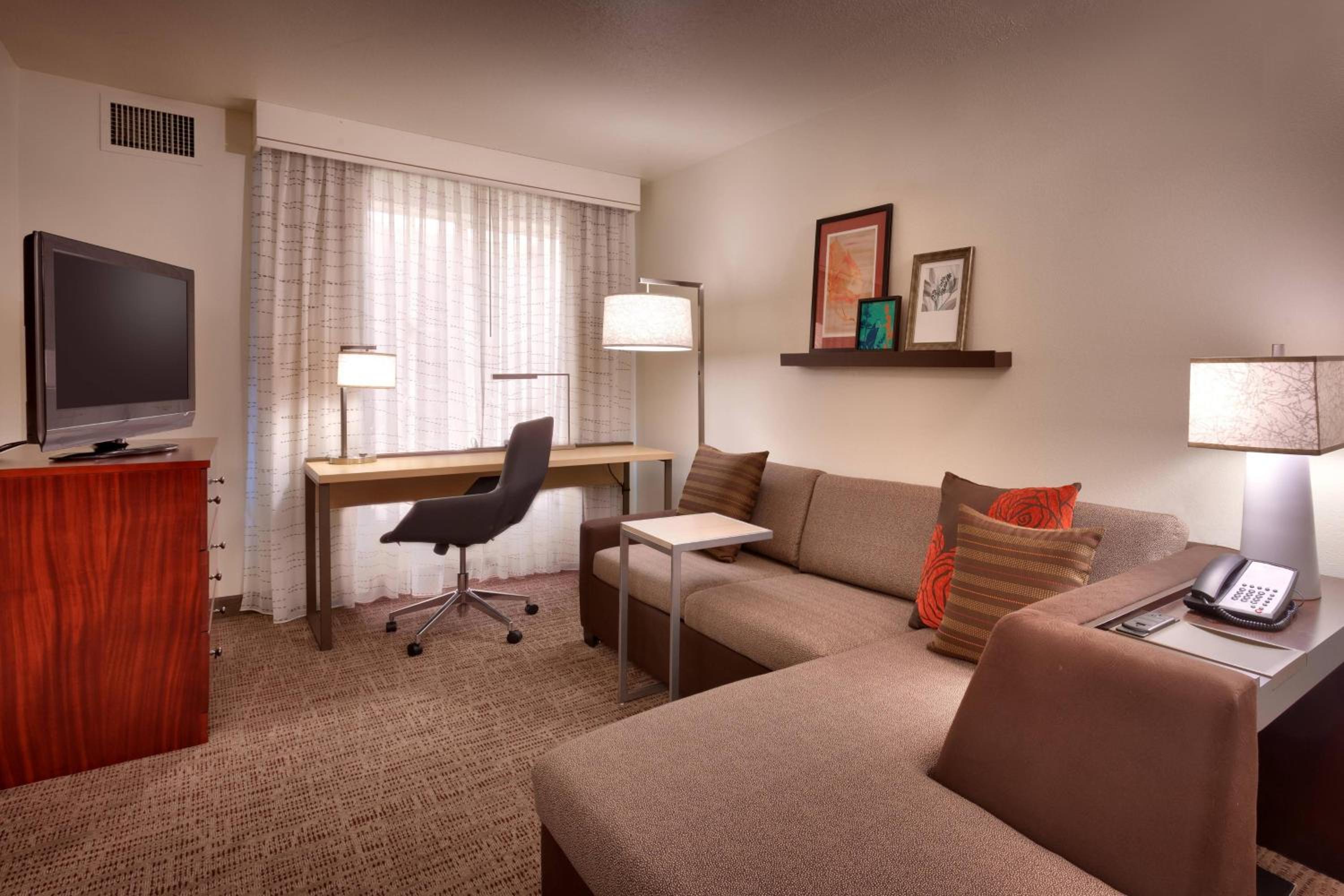 One-Bedroom Suite - Photo 1