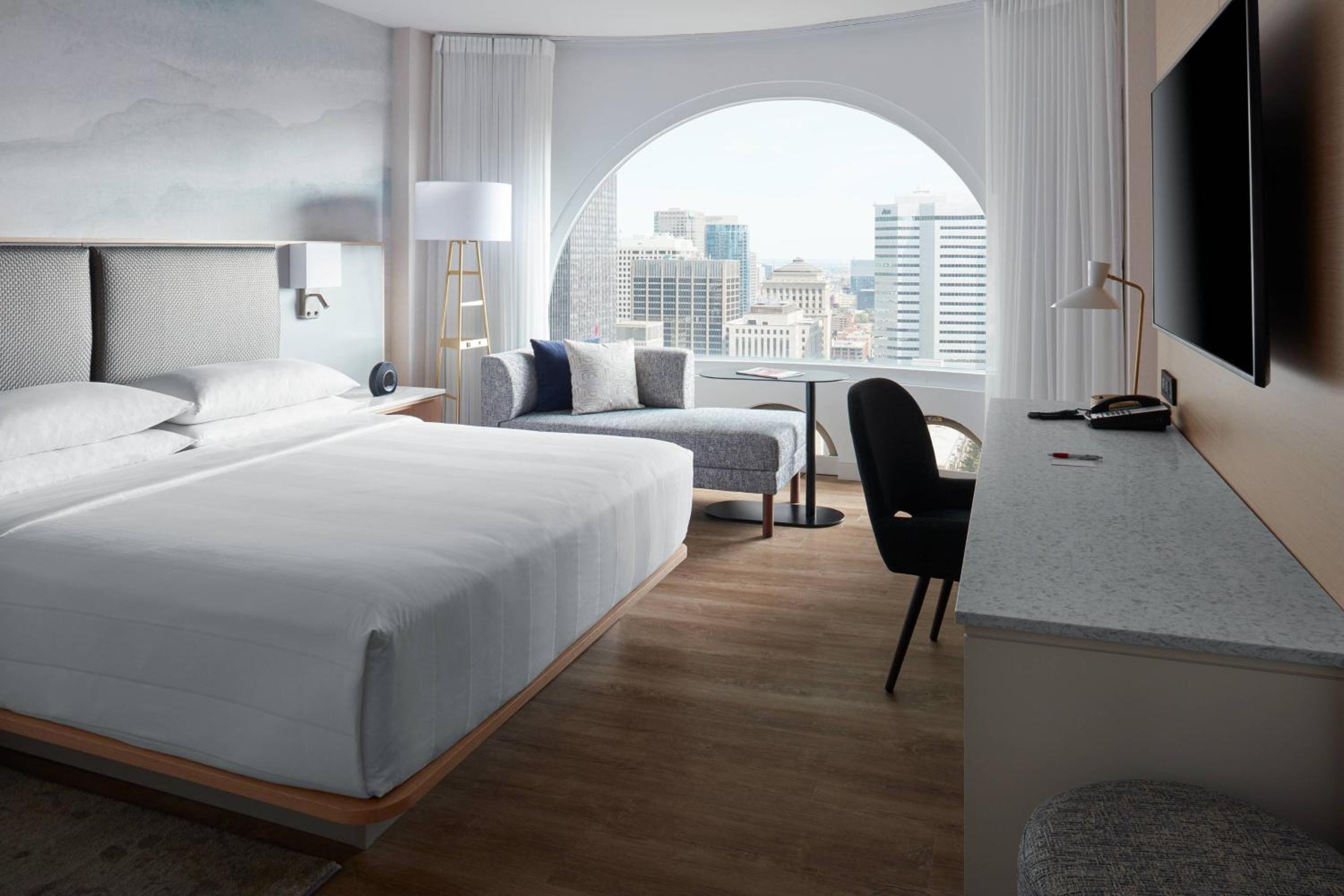 Concierge King Room - Photo 10