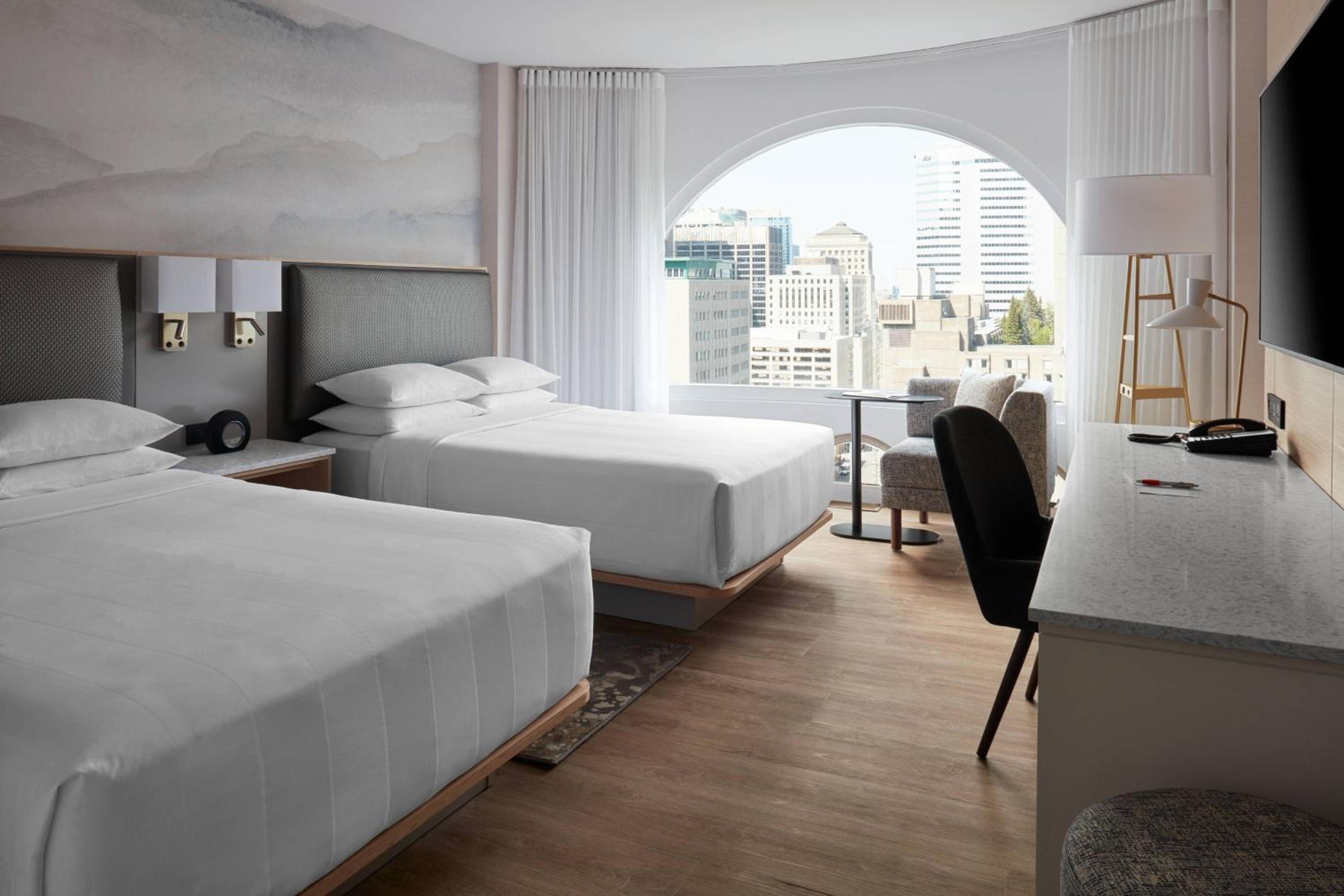 Guest Room with Two Double Beds - City View - Photo 2