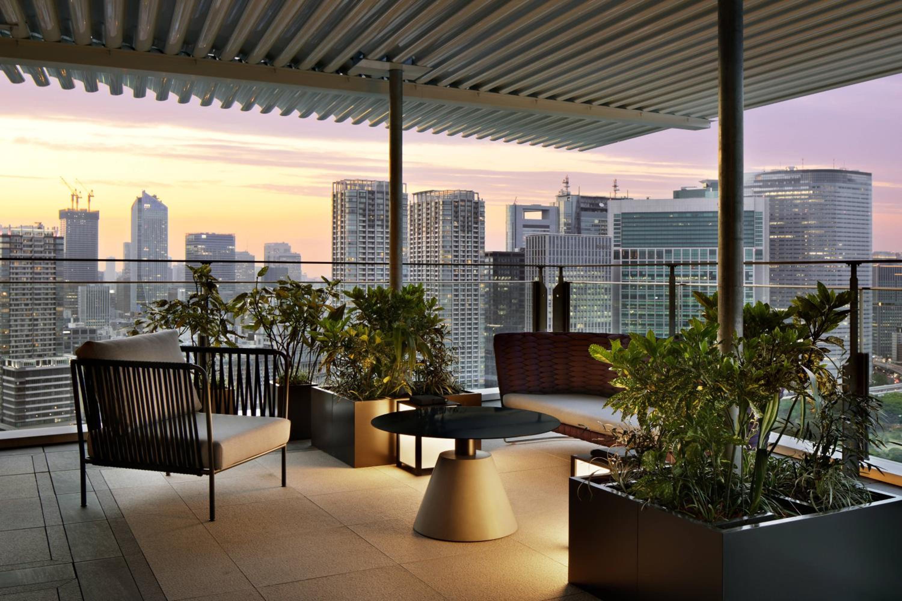 Chapter 4 Suite Luxe, Club Level, Suite, 1 King, Garden View photo 3