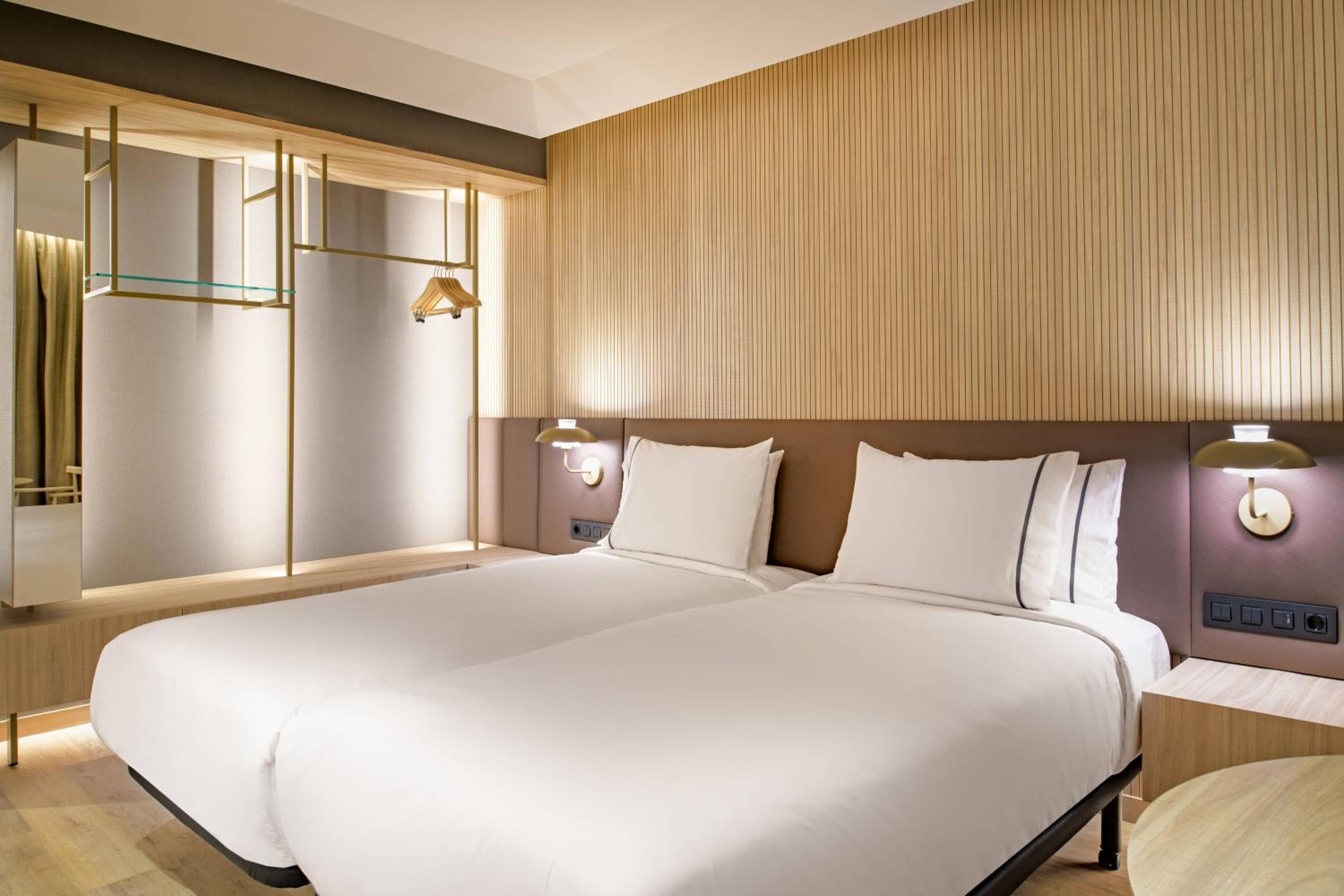 Standard Guest Twin Room