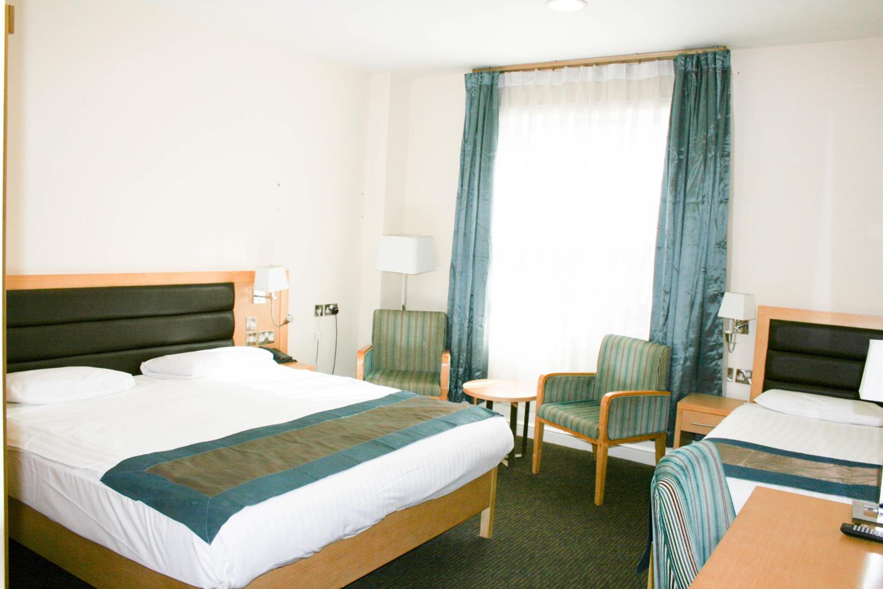 Superior Triple Room photo 2