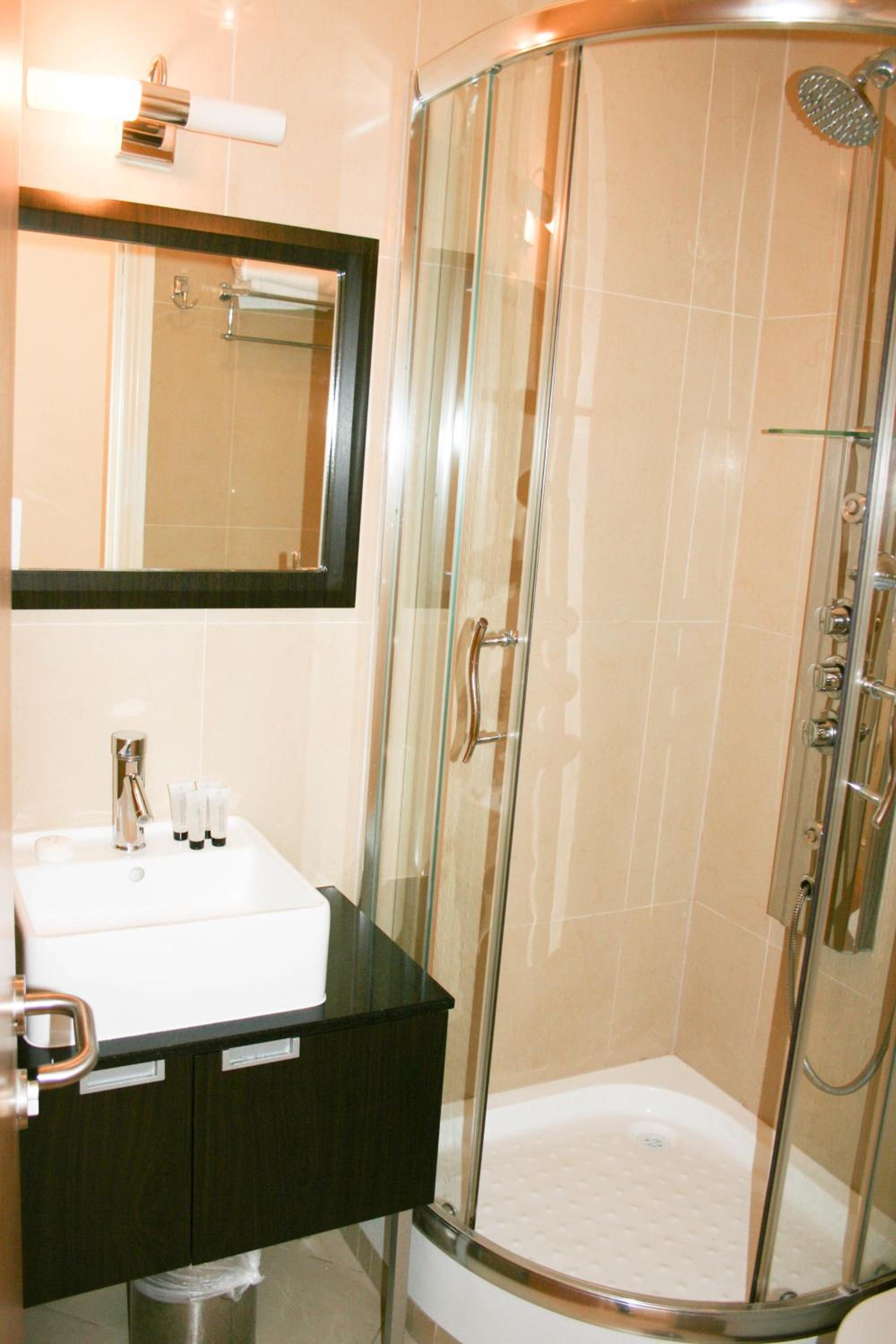 Economy Twin Room photo 3