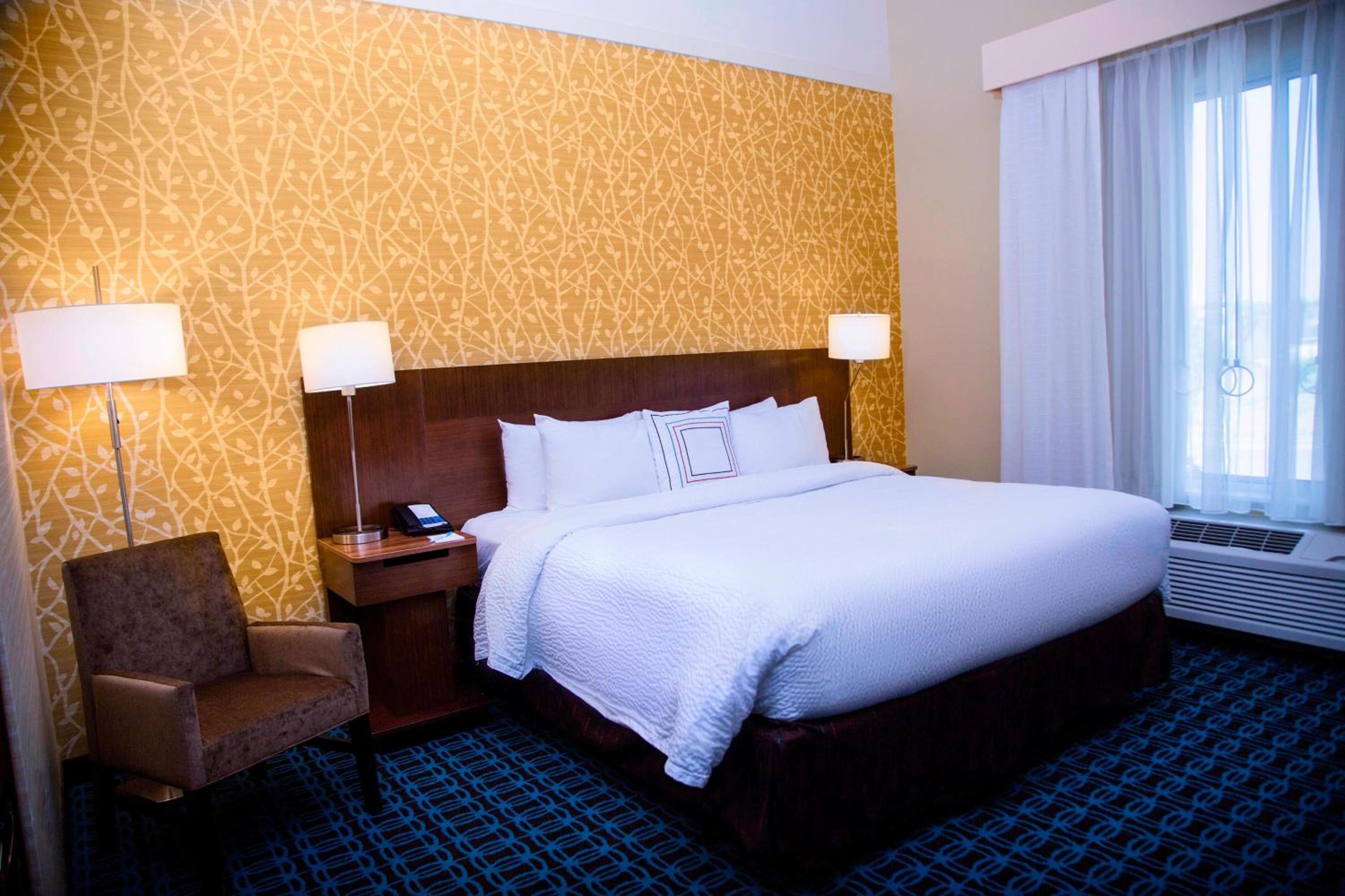 Standard King Room photo 3