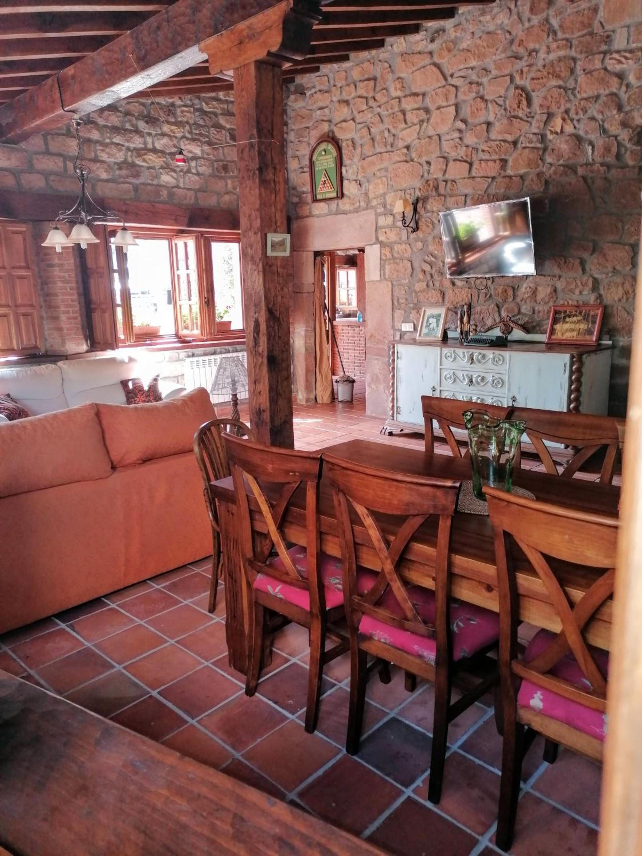 Four-Bedroom House photo 2