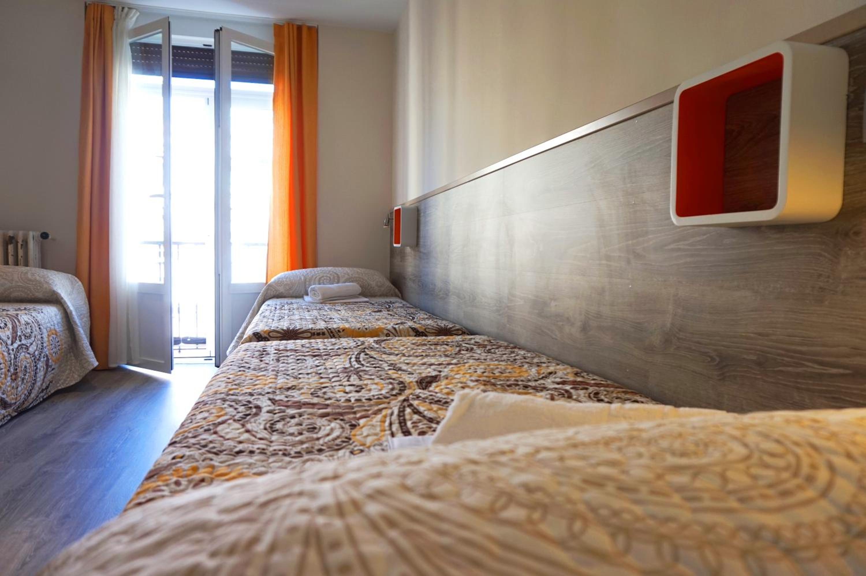 Triple Room with Balcony and Views photo 2