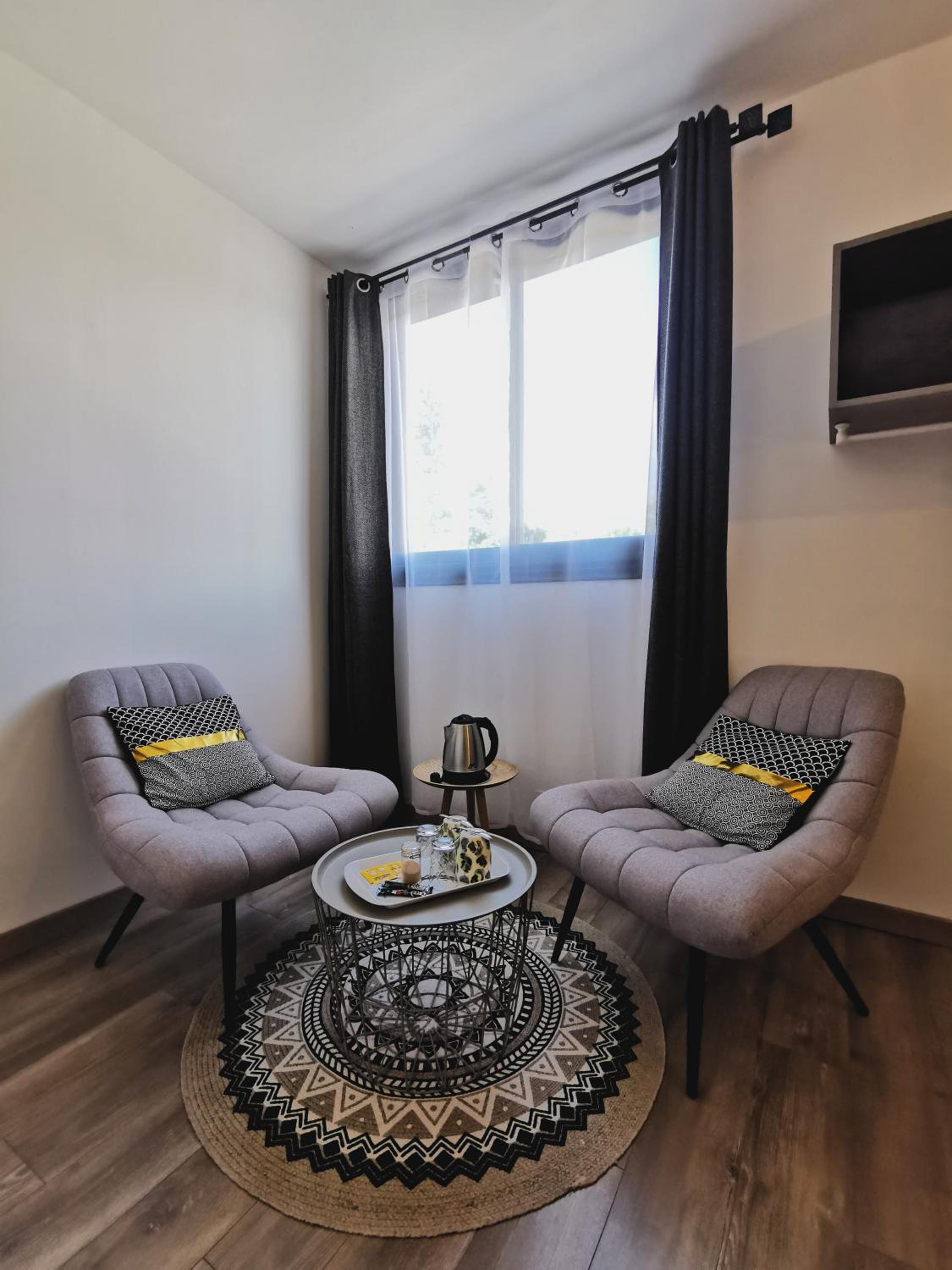 Double Room - Photo 3