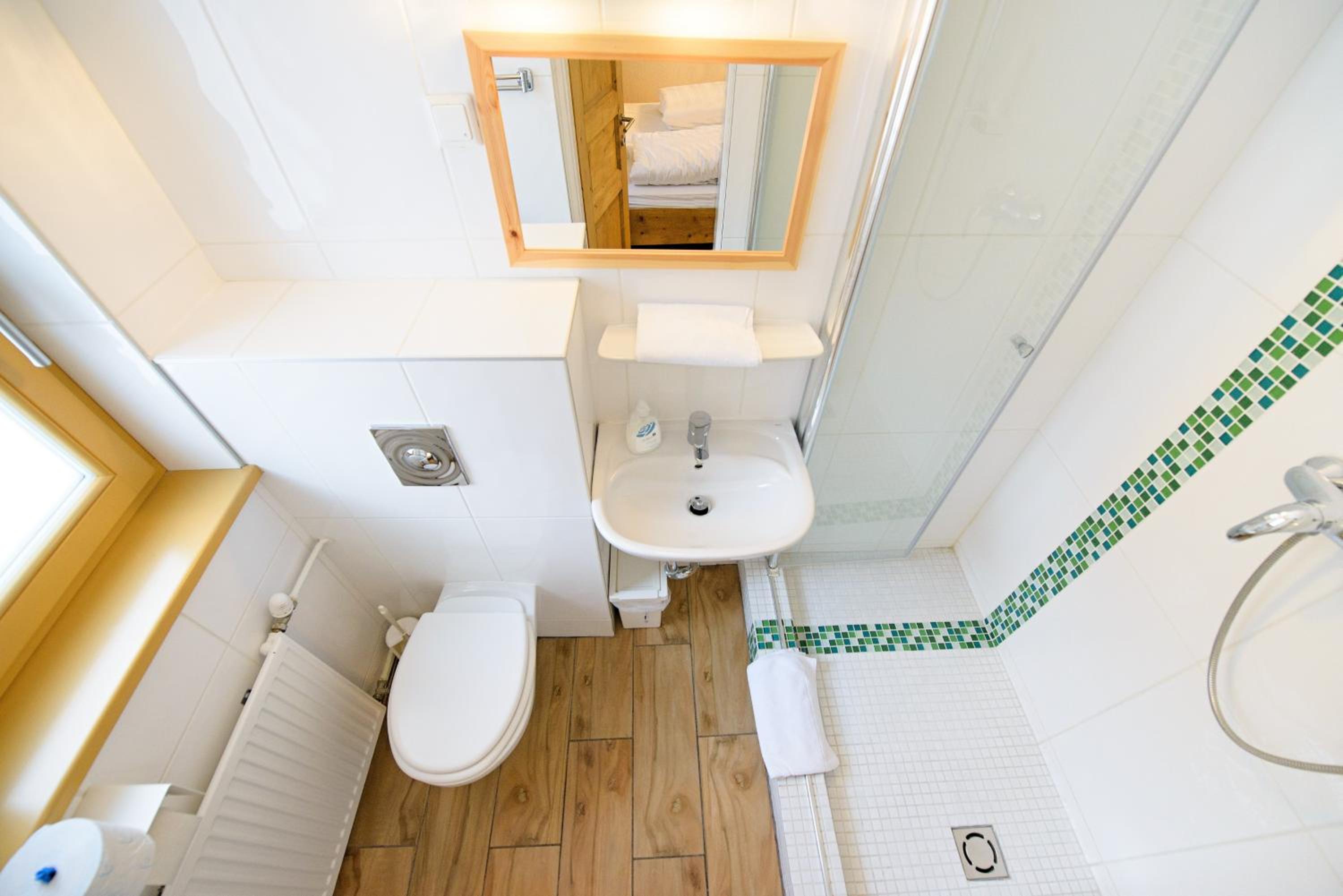 Small Double Room with Lake View - Second Floor - Photo 3