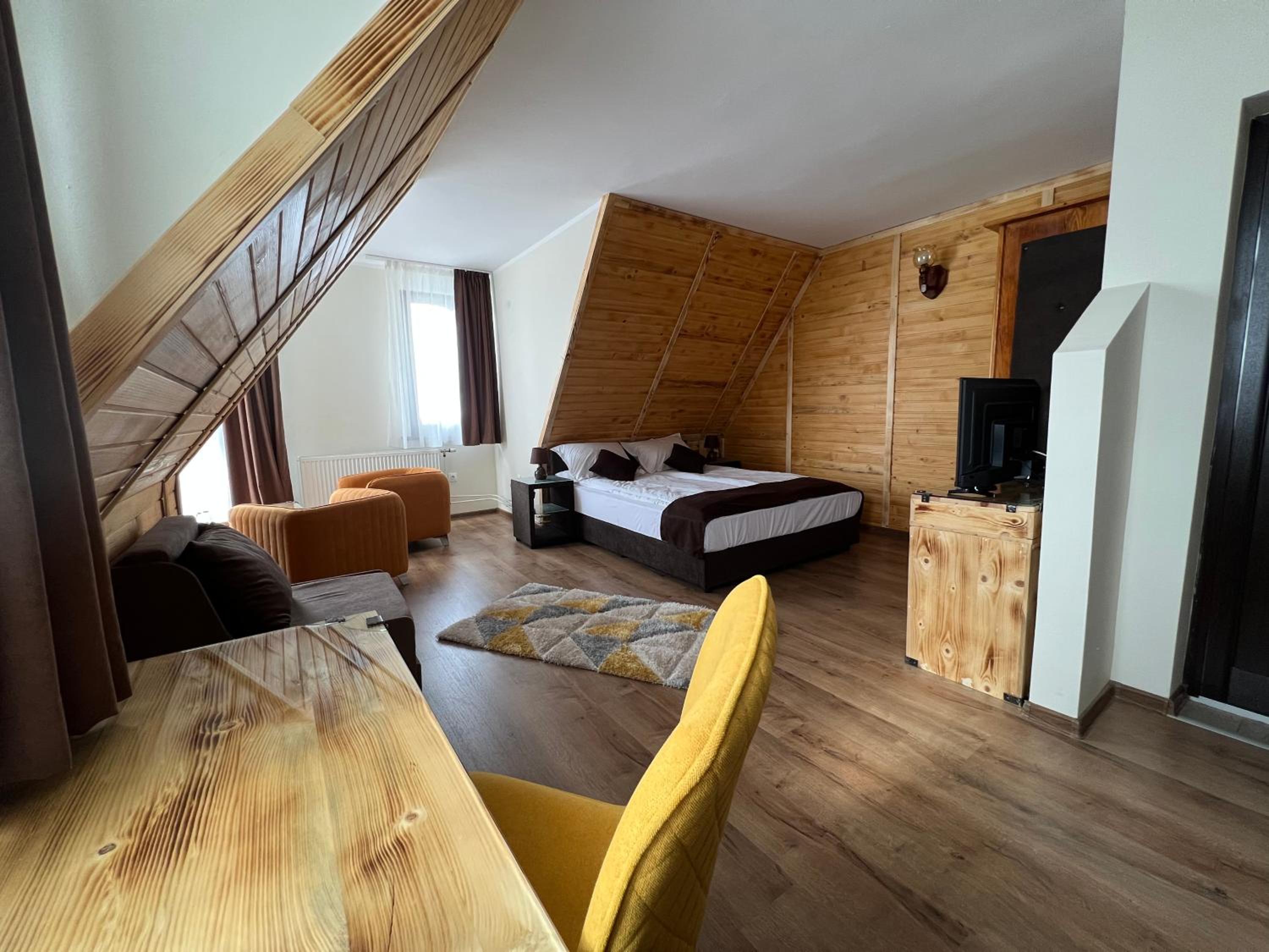 Junior Suite with Mountain View