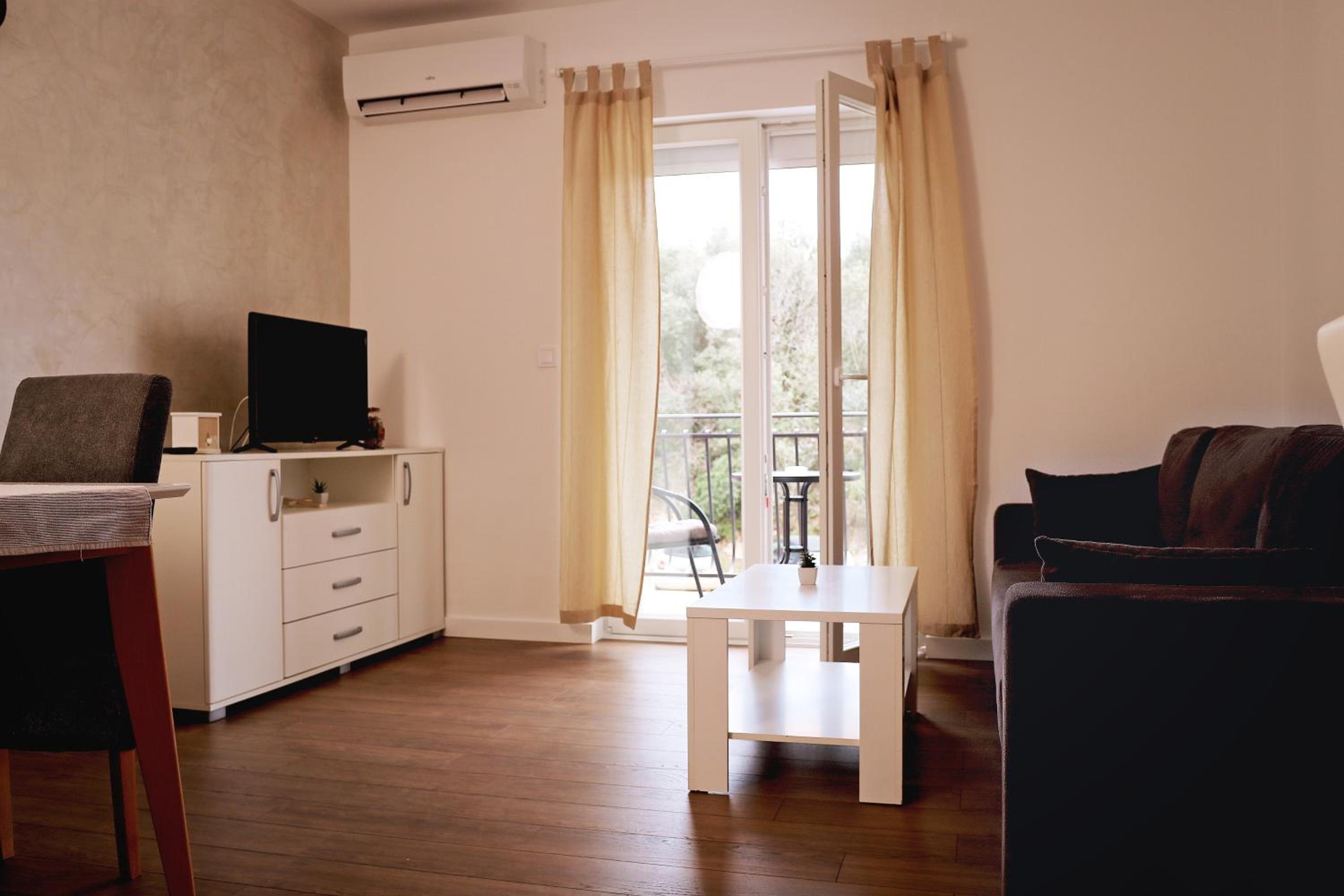 One-Bedroom Deluxe Apartment photo 1