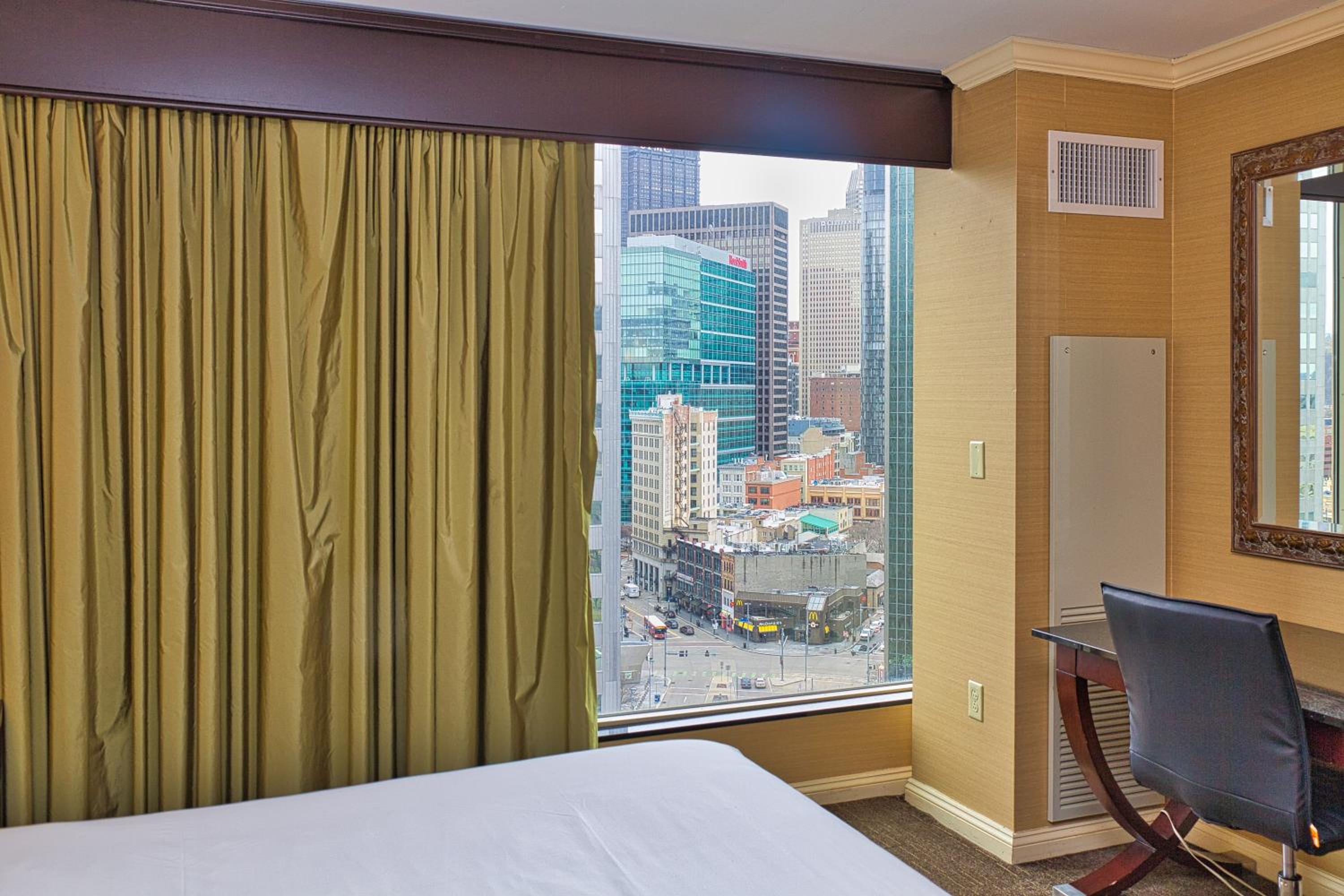 King Room with City View - Photo 13
