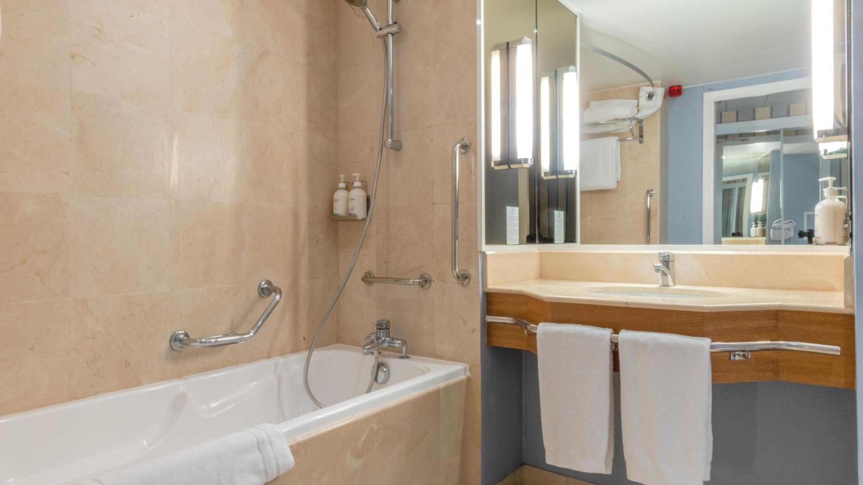 Standard Double Room with Balcony - Photo 22