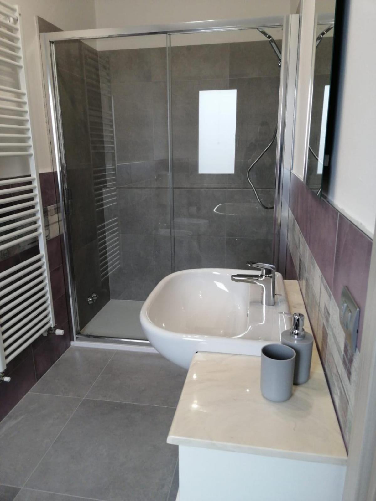 Double or Twin Room with Private Bathroom photo 3