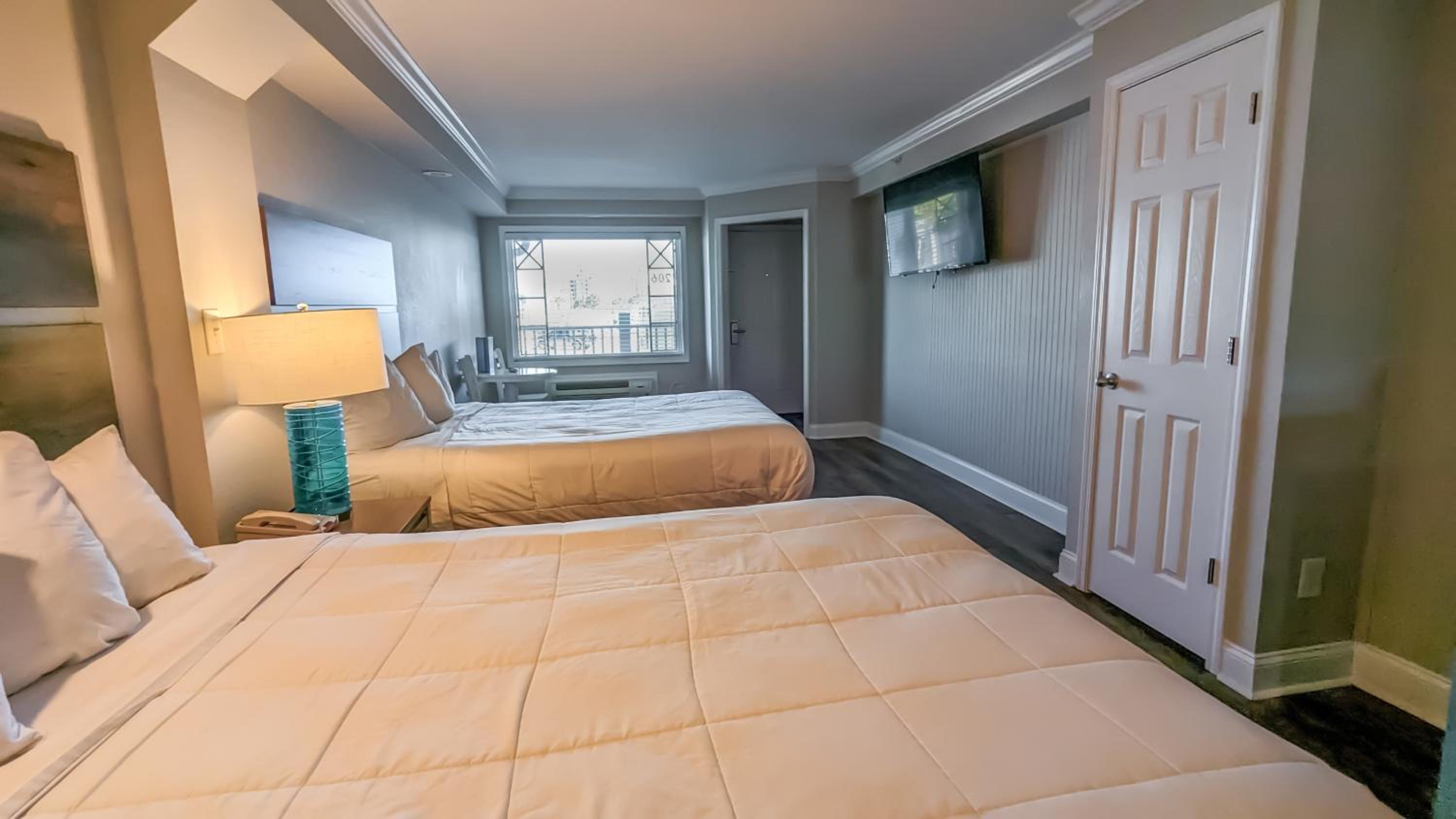 Island Double Room with 2 Queen Beds