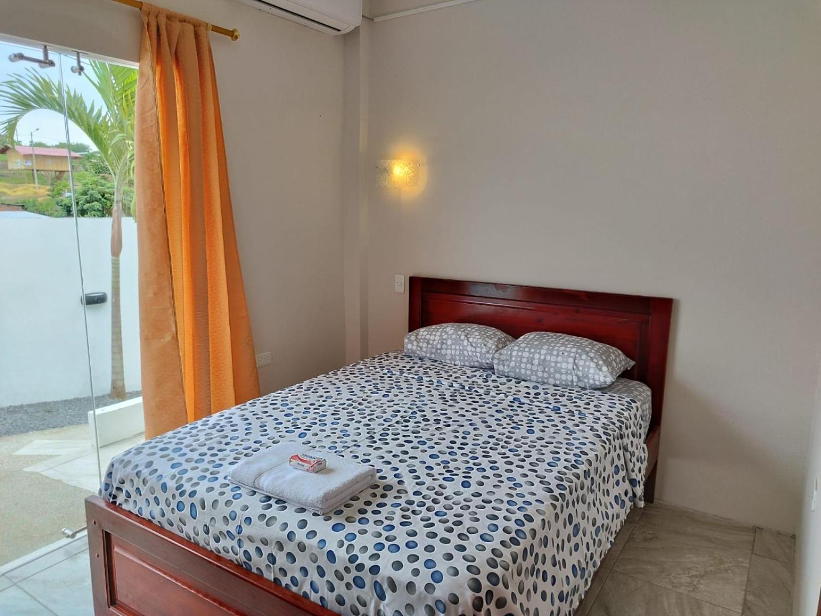 Queen Room - Disability Access photo 1