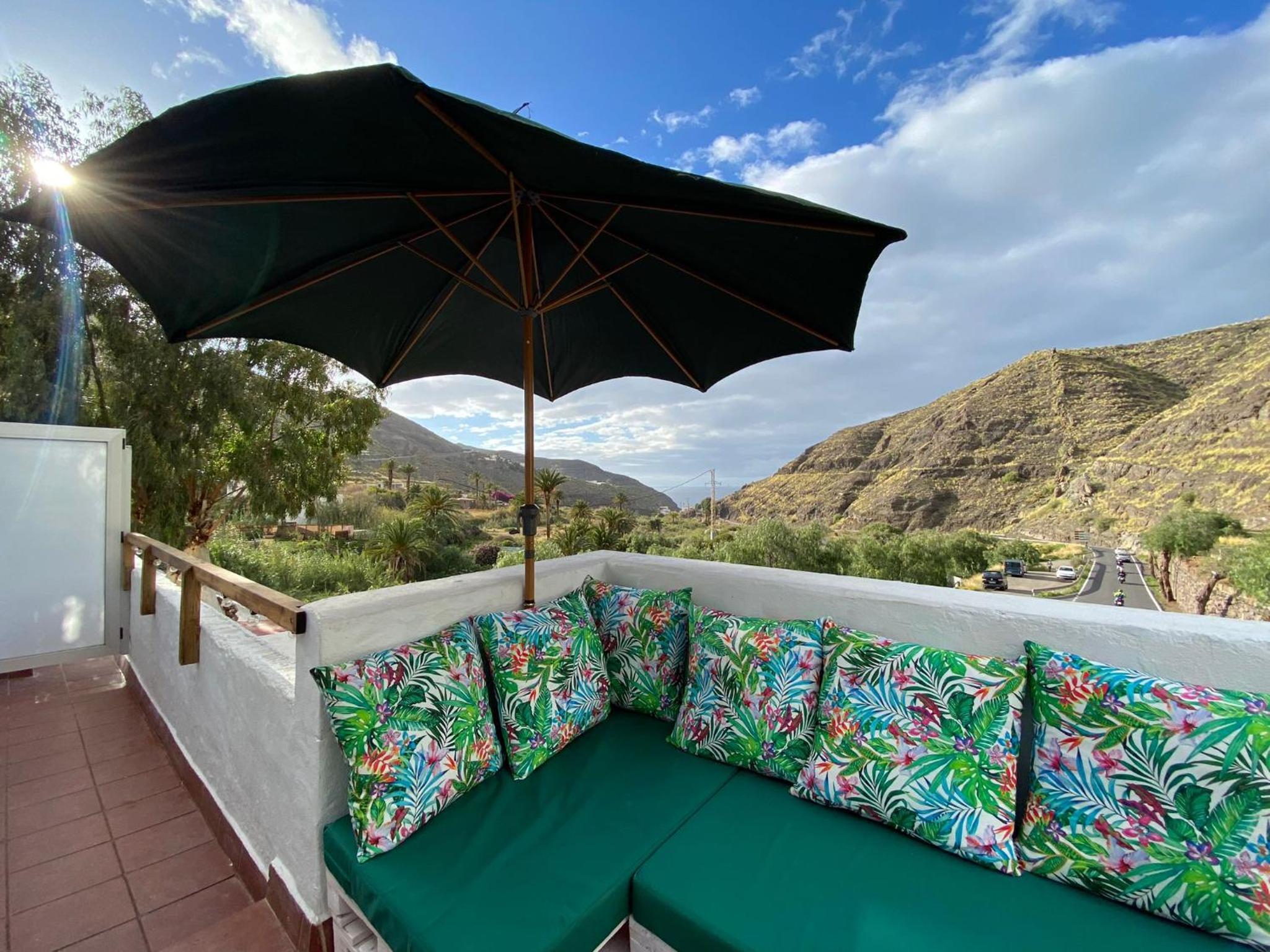 Apartment with Terrace - Photo 18