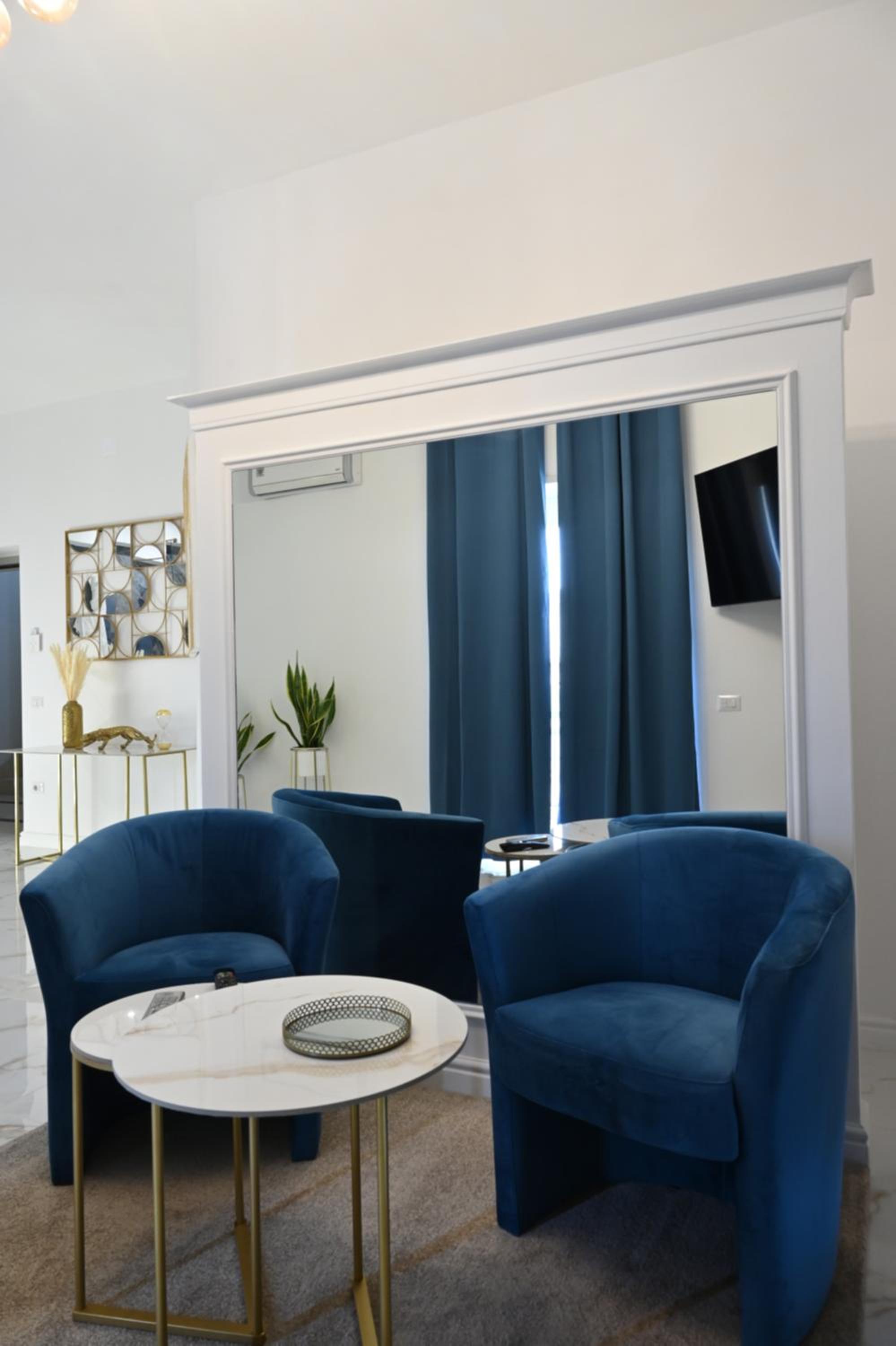 Superior King Room photo 2