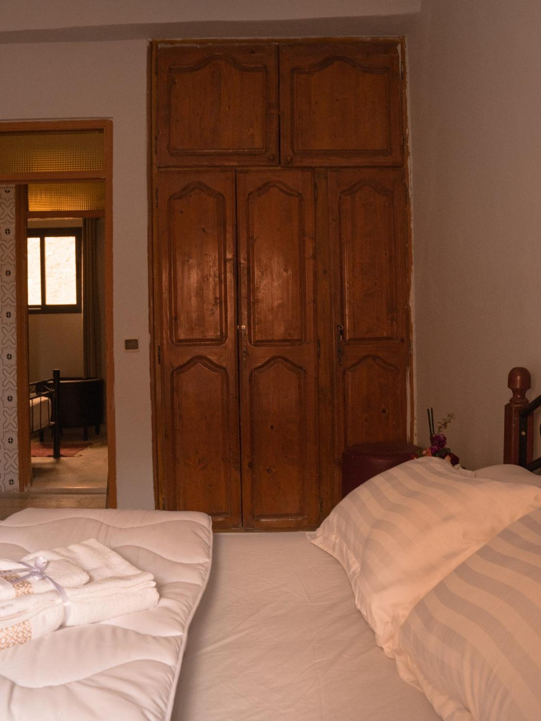 Double Room with Shared Bathroom photo 3
