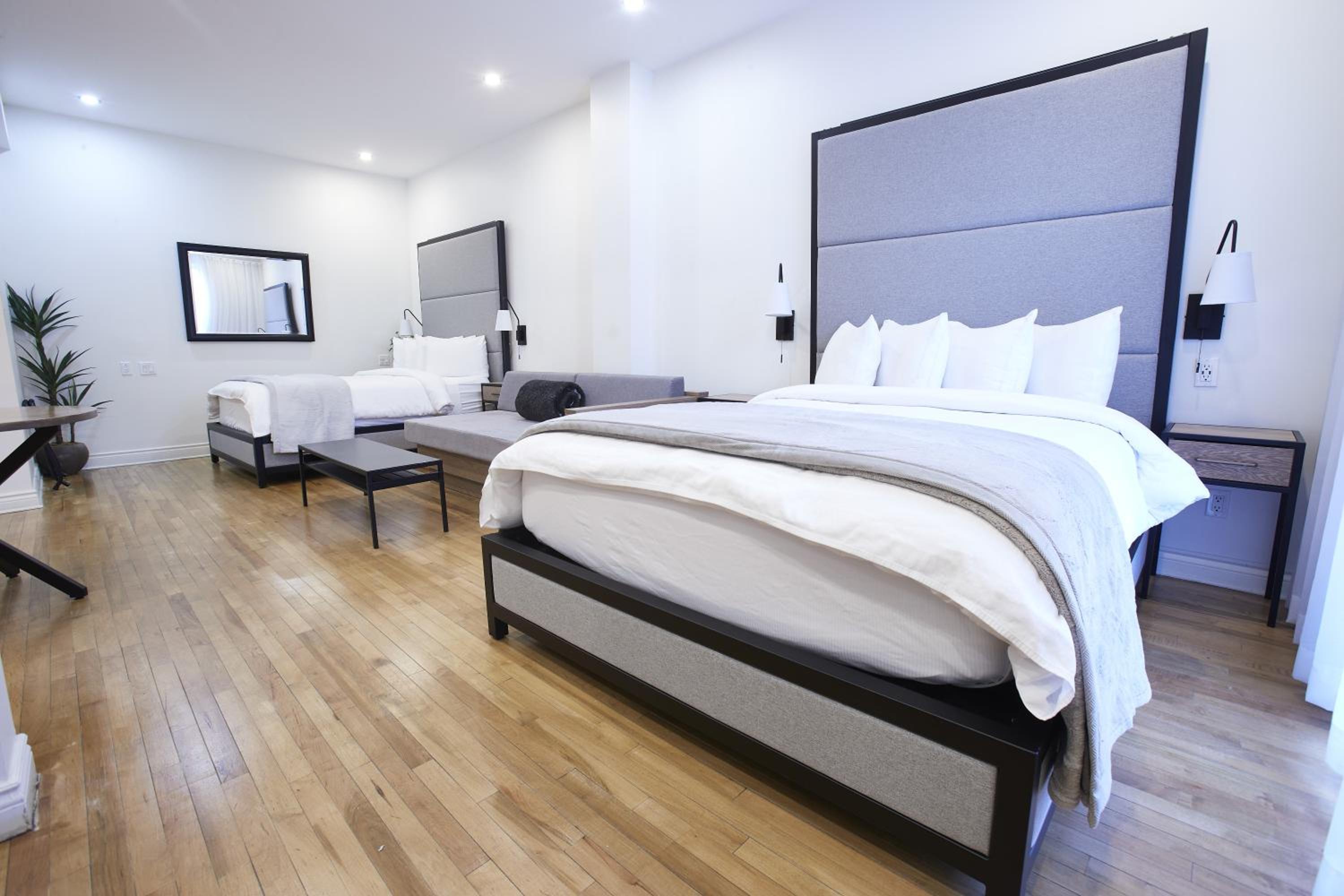 Family Loft with Two Queen Beds and sofa bed