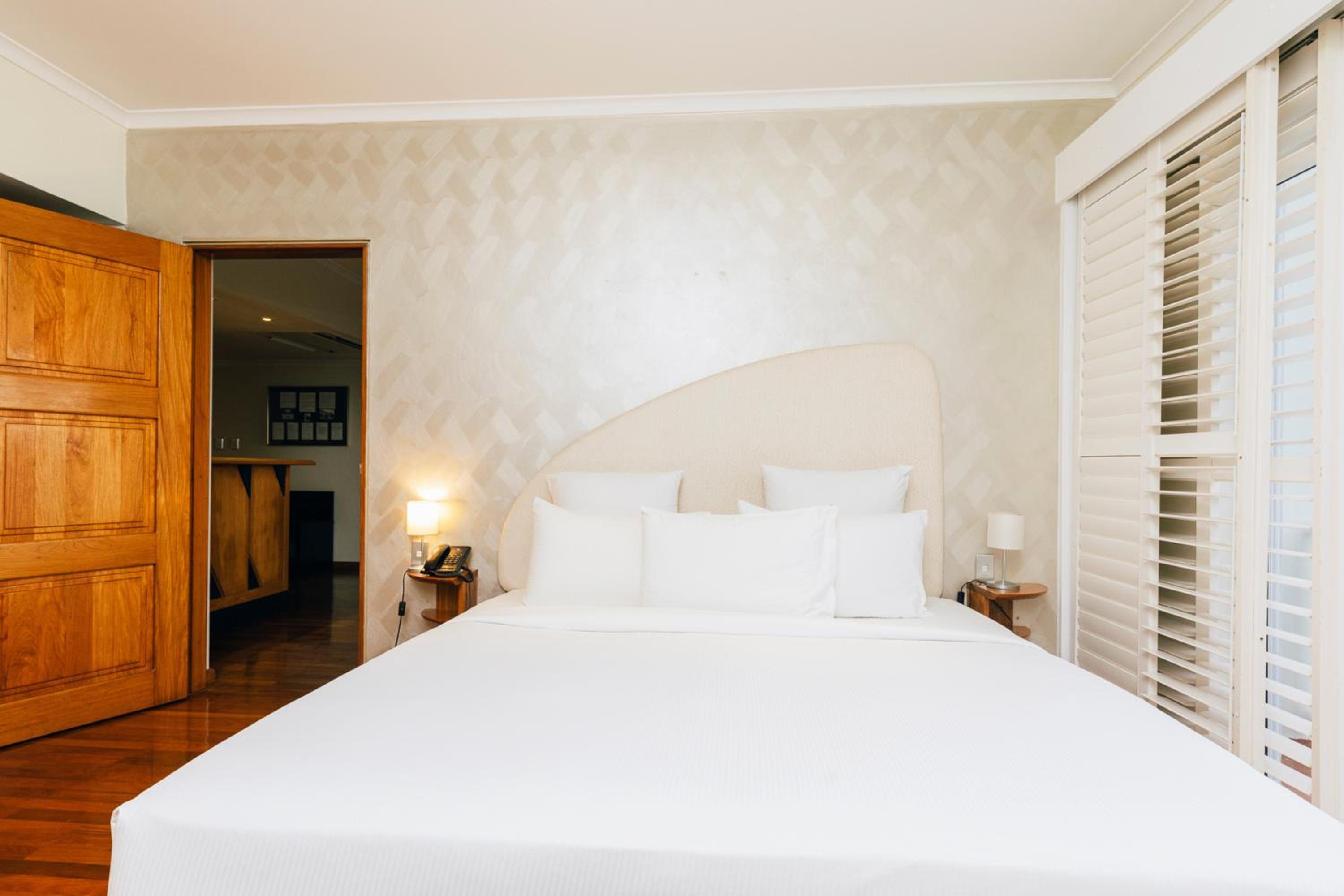Fountain Wing Suite