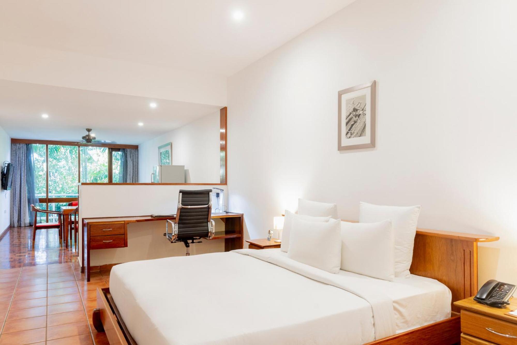 Bacchus Wing Suite