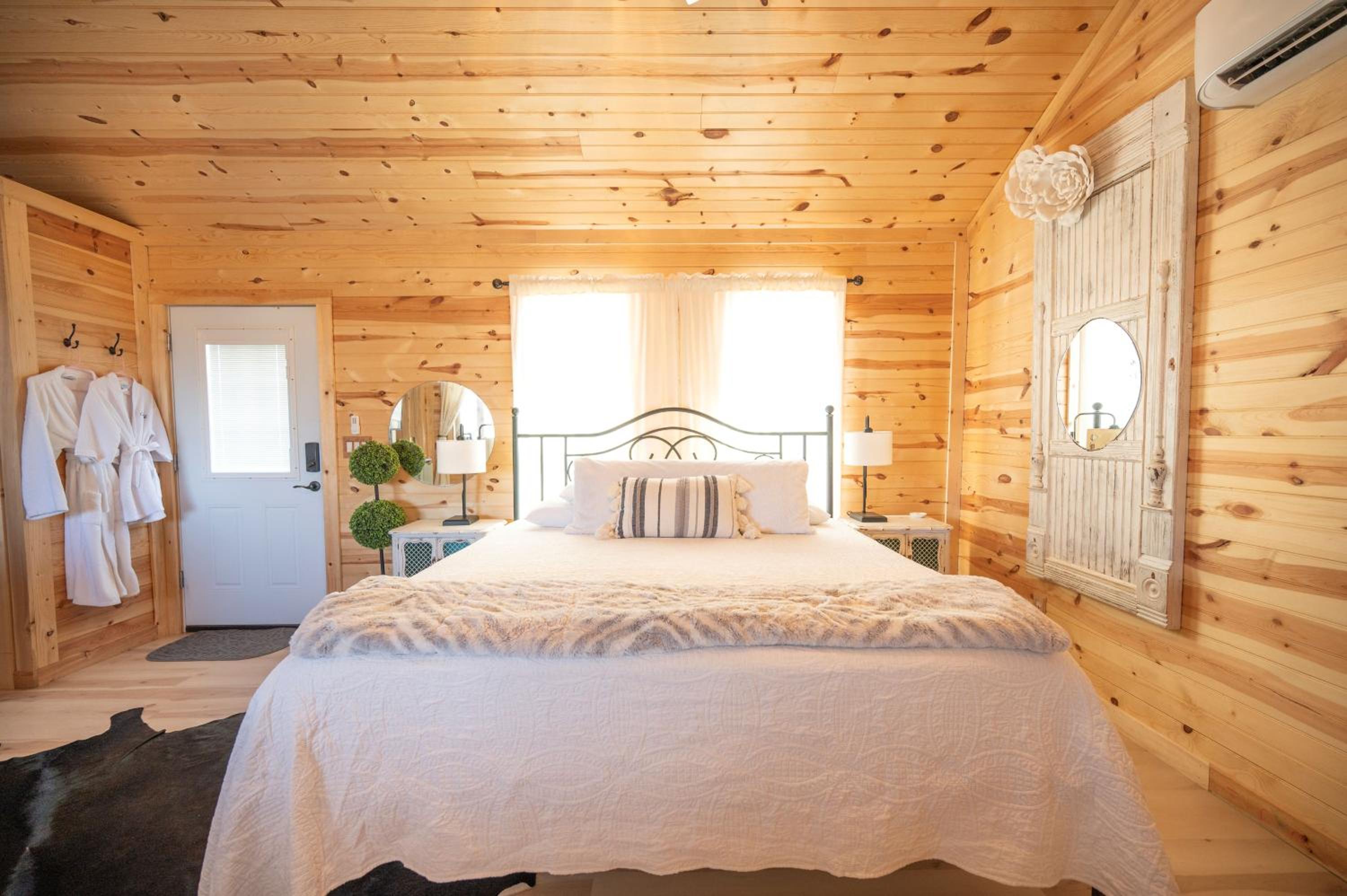 Suite with Hot Tub