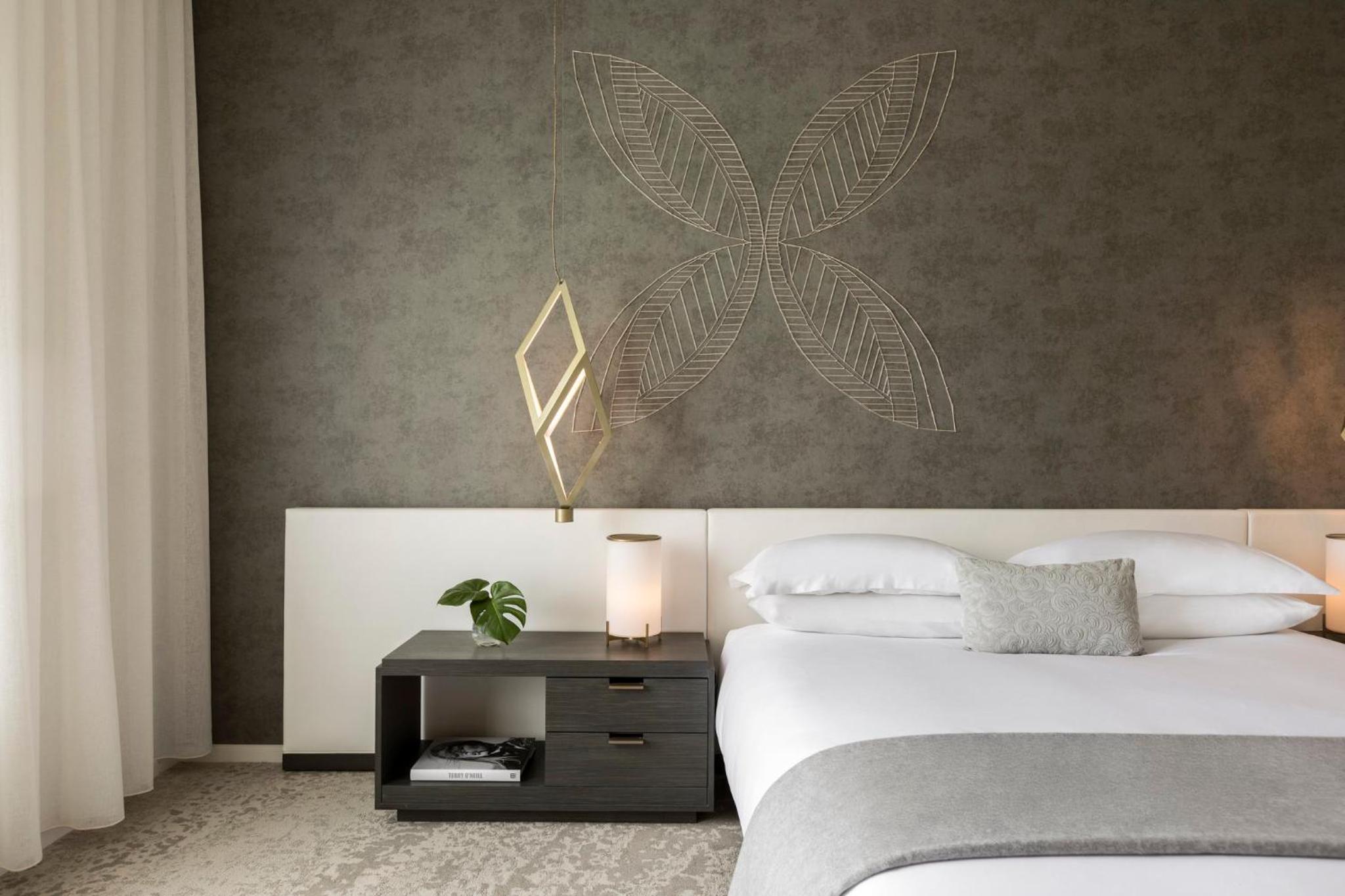 King Room with One King Bed (Non Smoking)