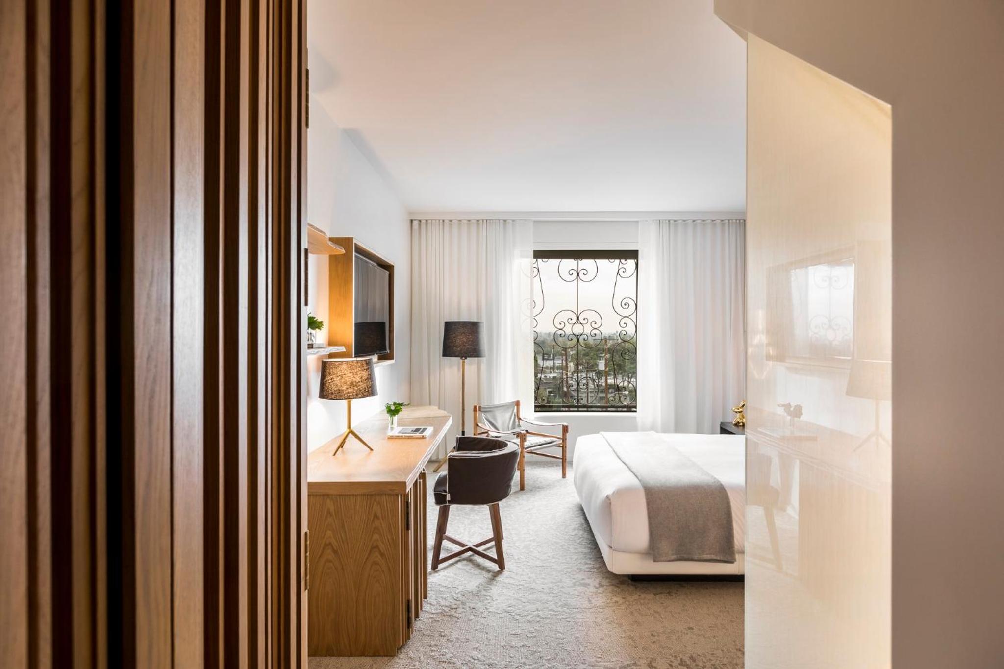 Premium King Room with Tub and Walk-In Shower
