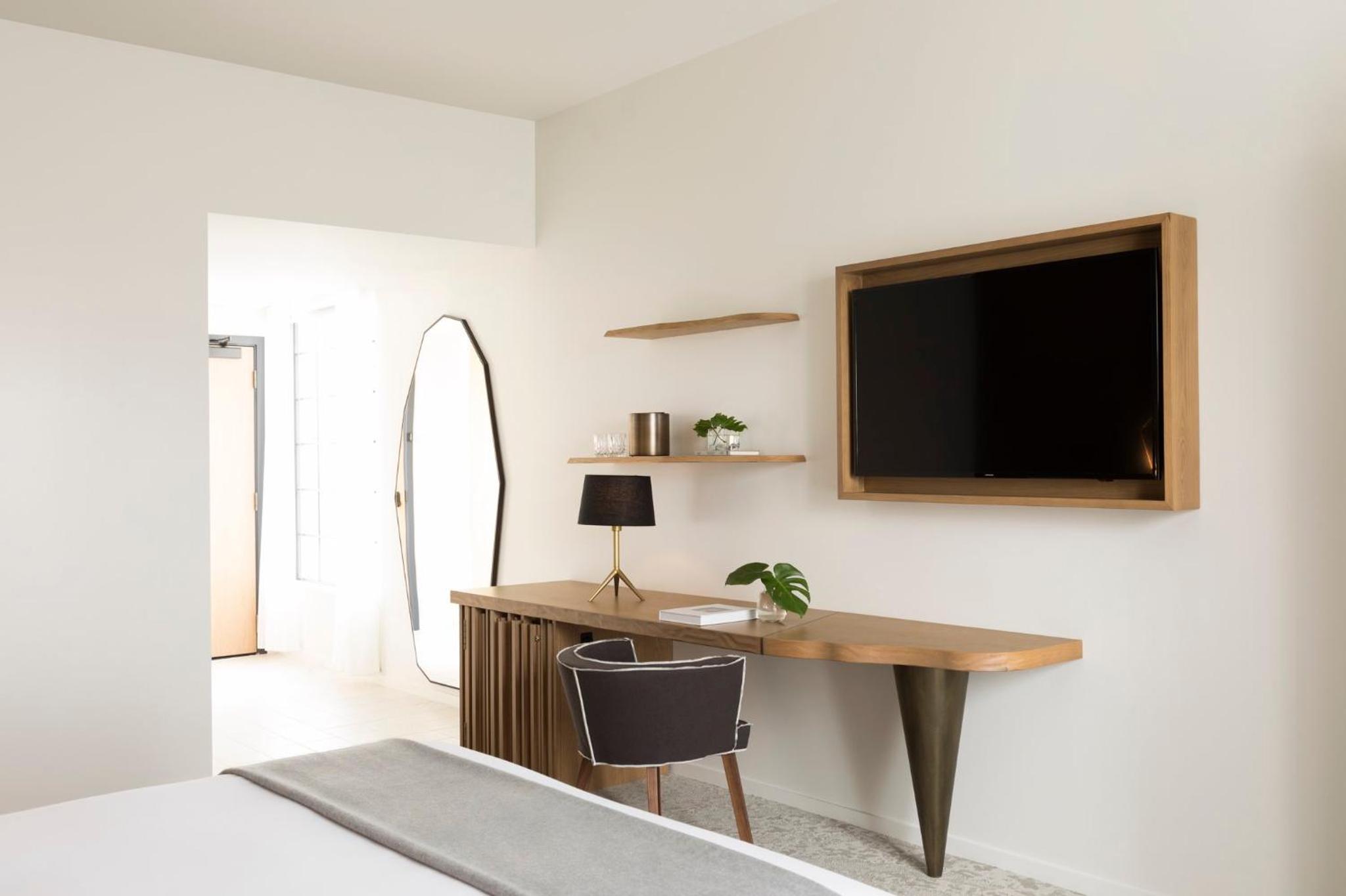 King Room - Communications Accessible