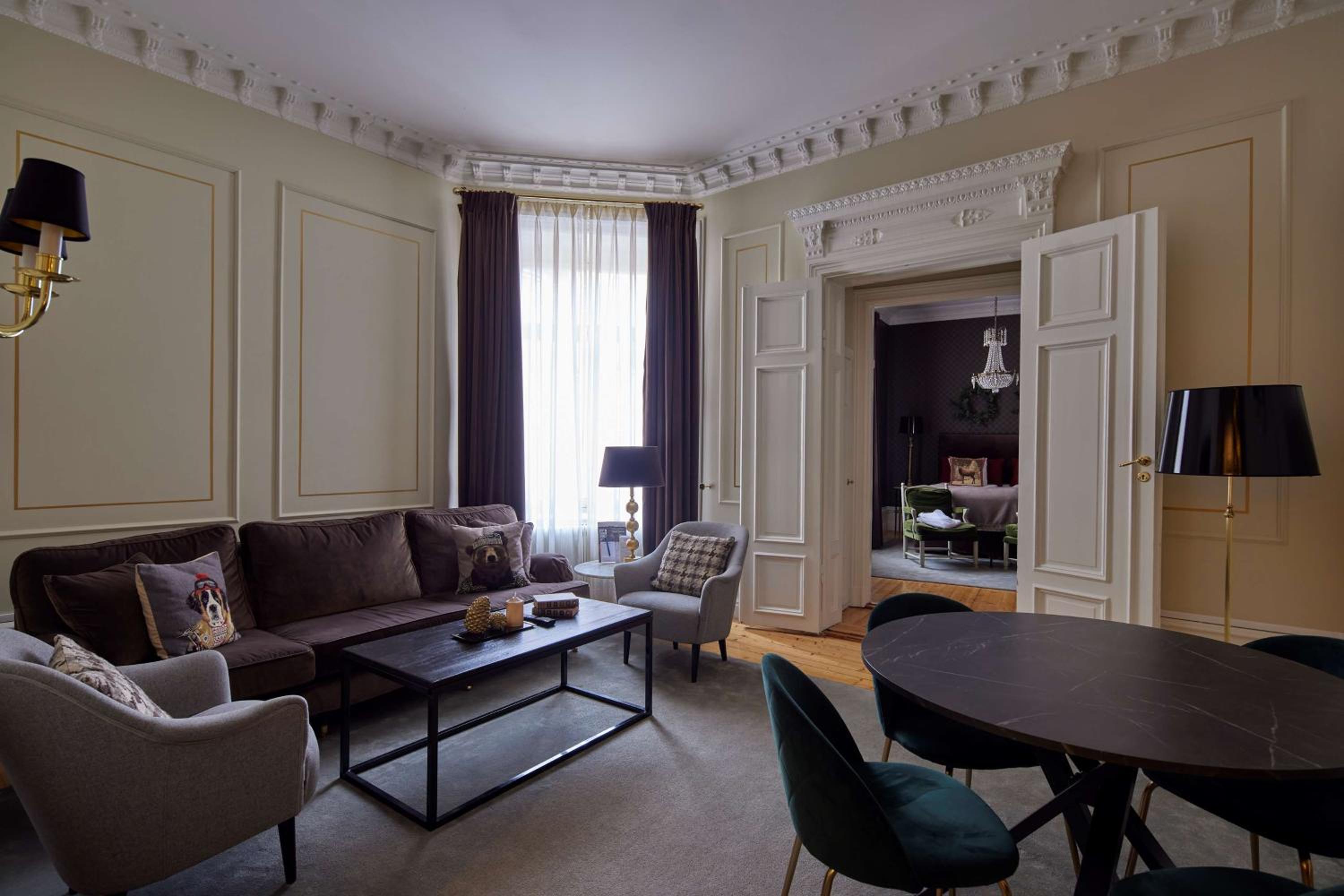 King Suite - Photo 3
