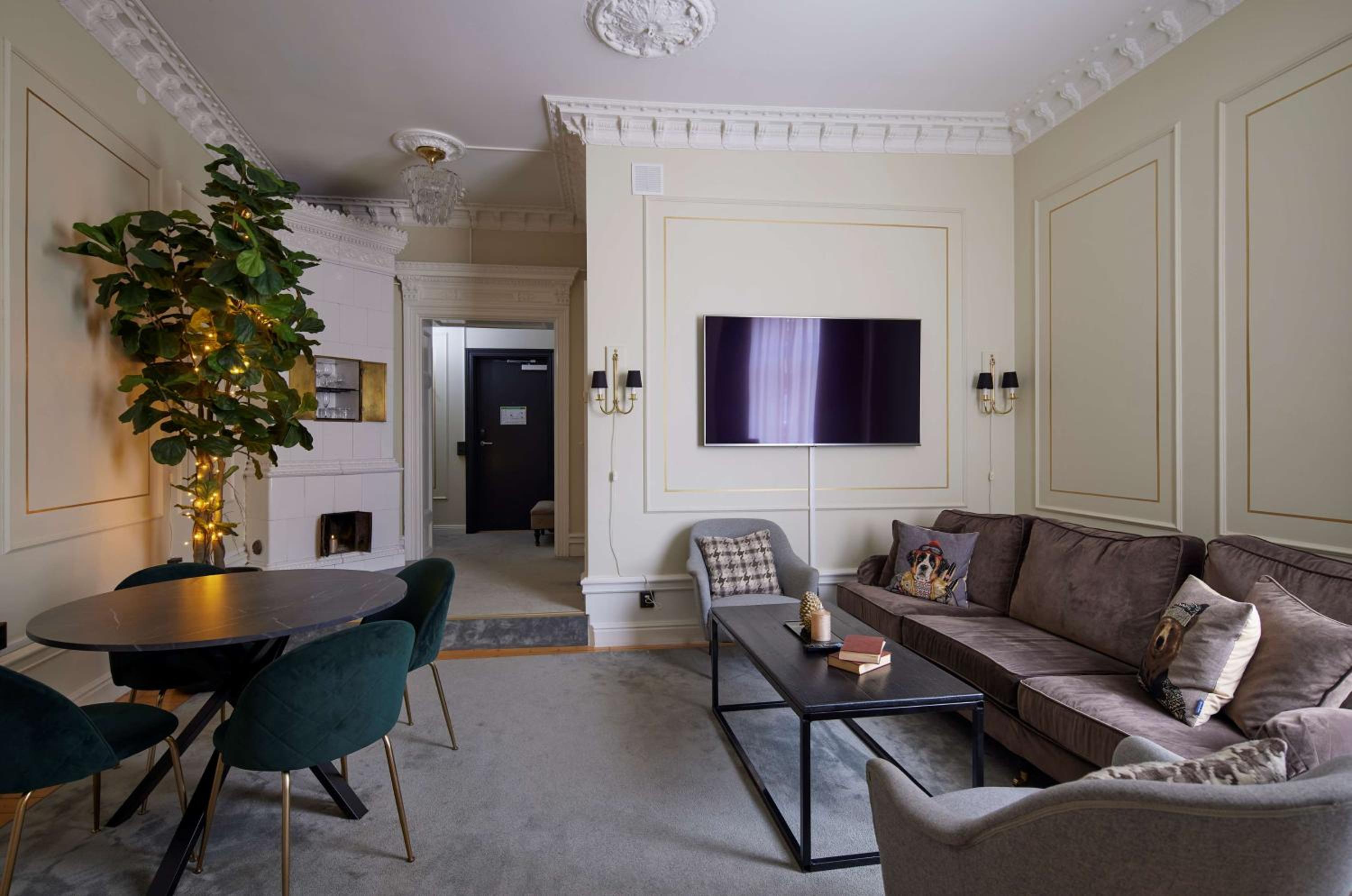 King Suite - Photo 2