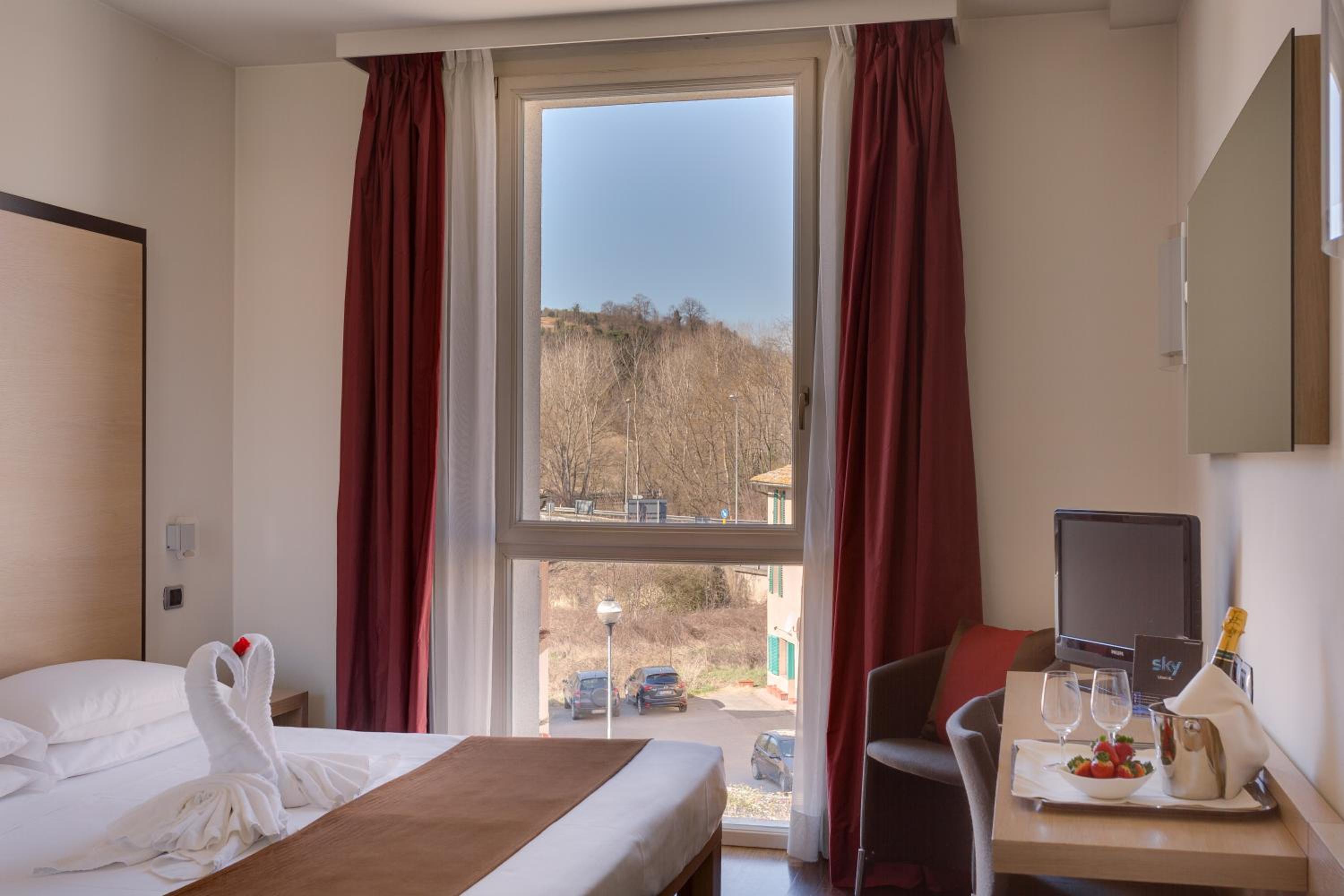 Comfort Queen Room - Photo 1