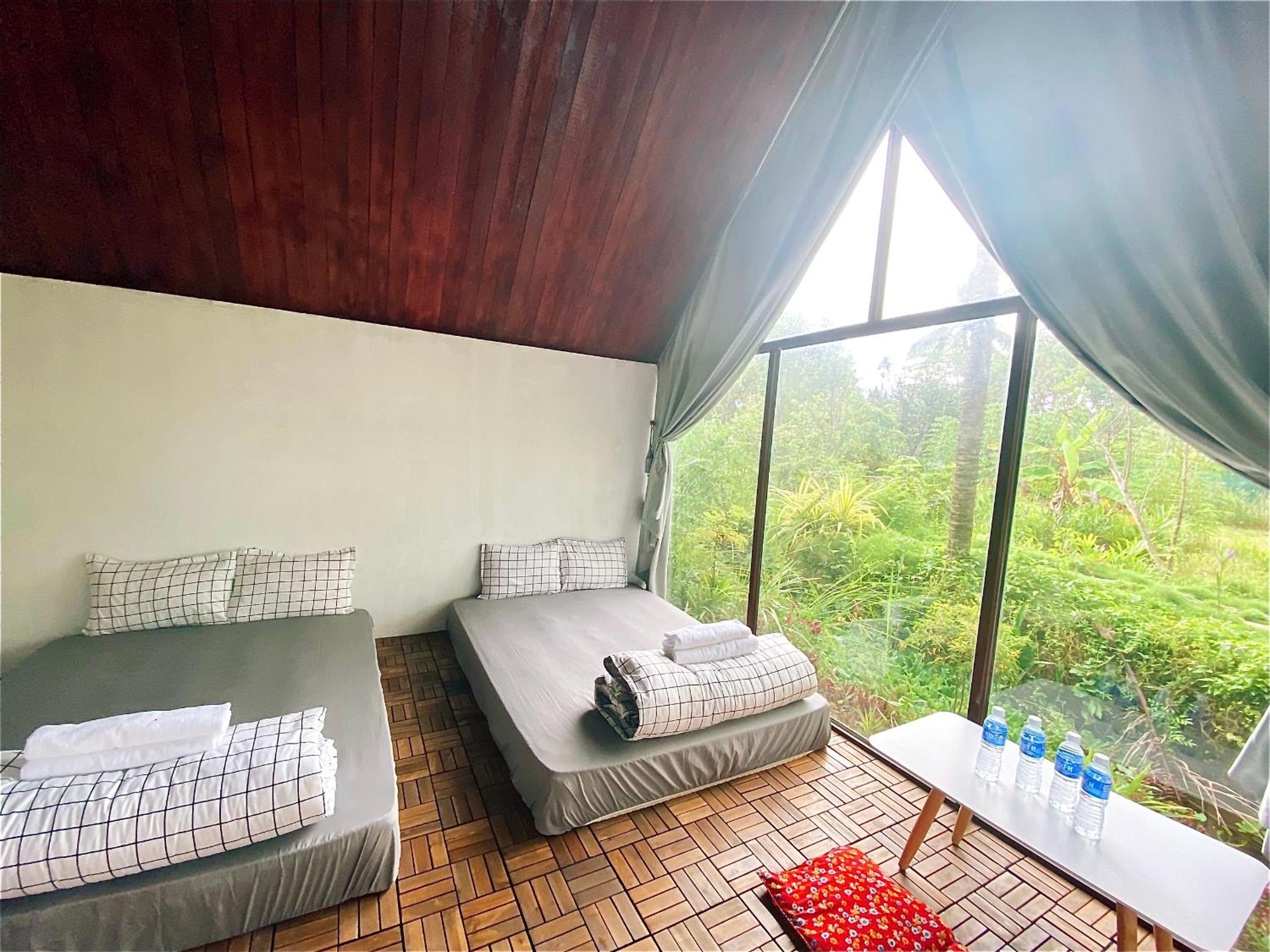 Bungalow with Garden View photo 2