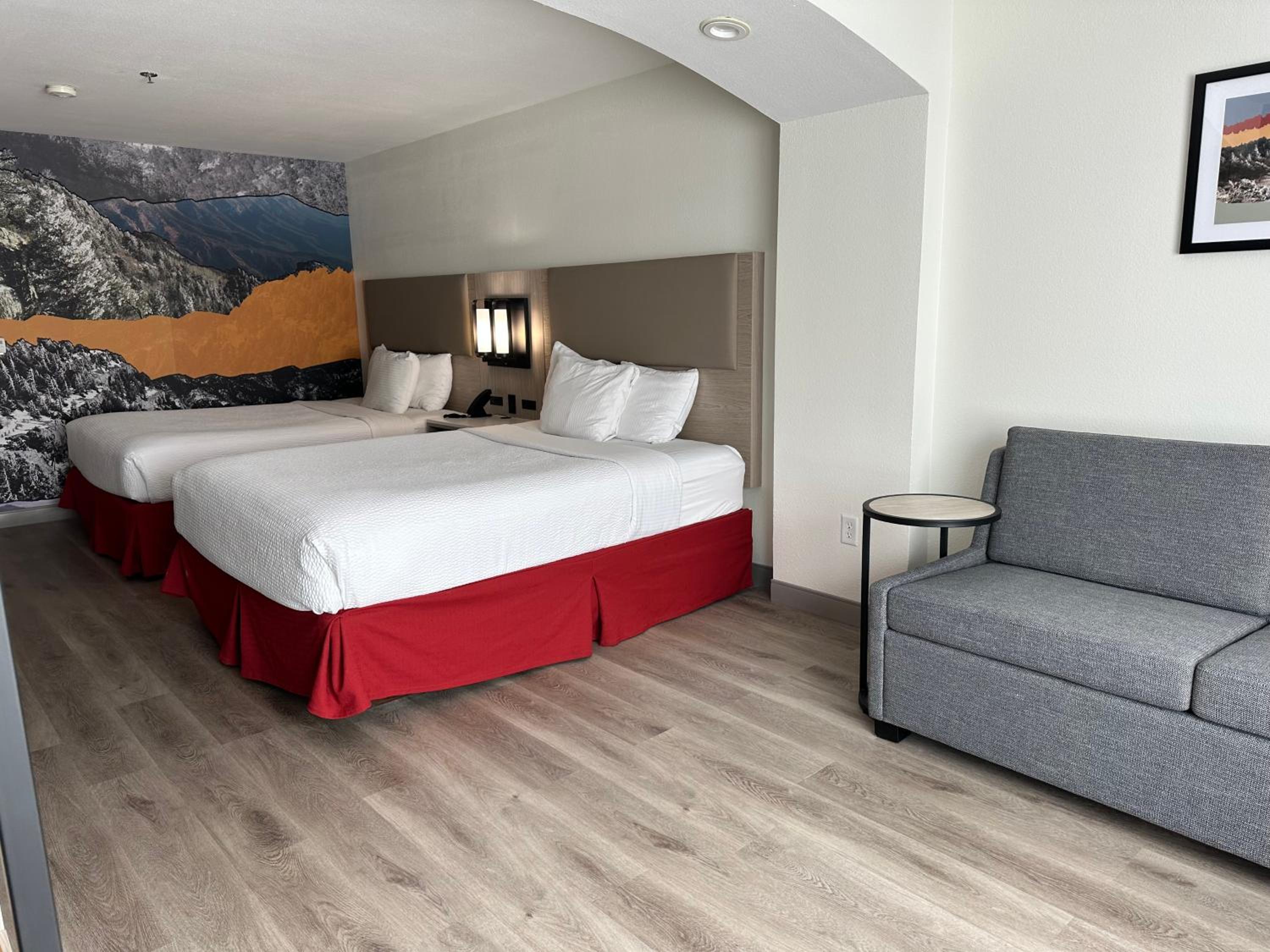 Queen Room with Two Queen Beds - Mobility Access/Non-Smoking - Photo 5