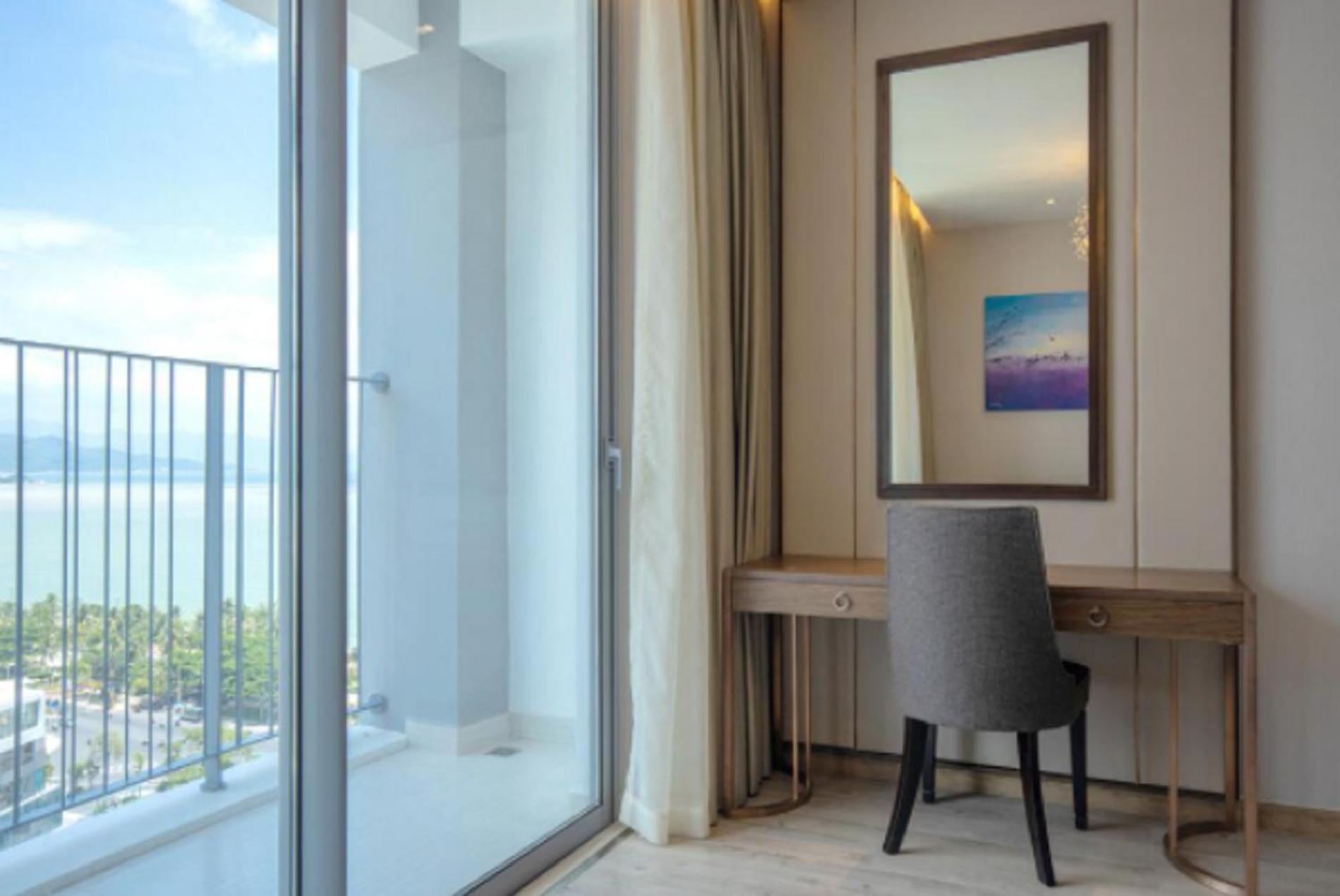 Deluxe Double Room with Side Sea View - Photo 6