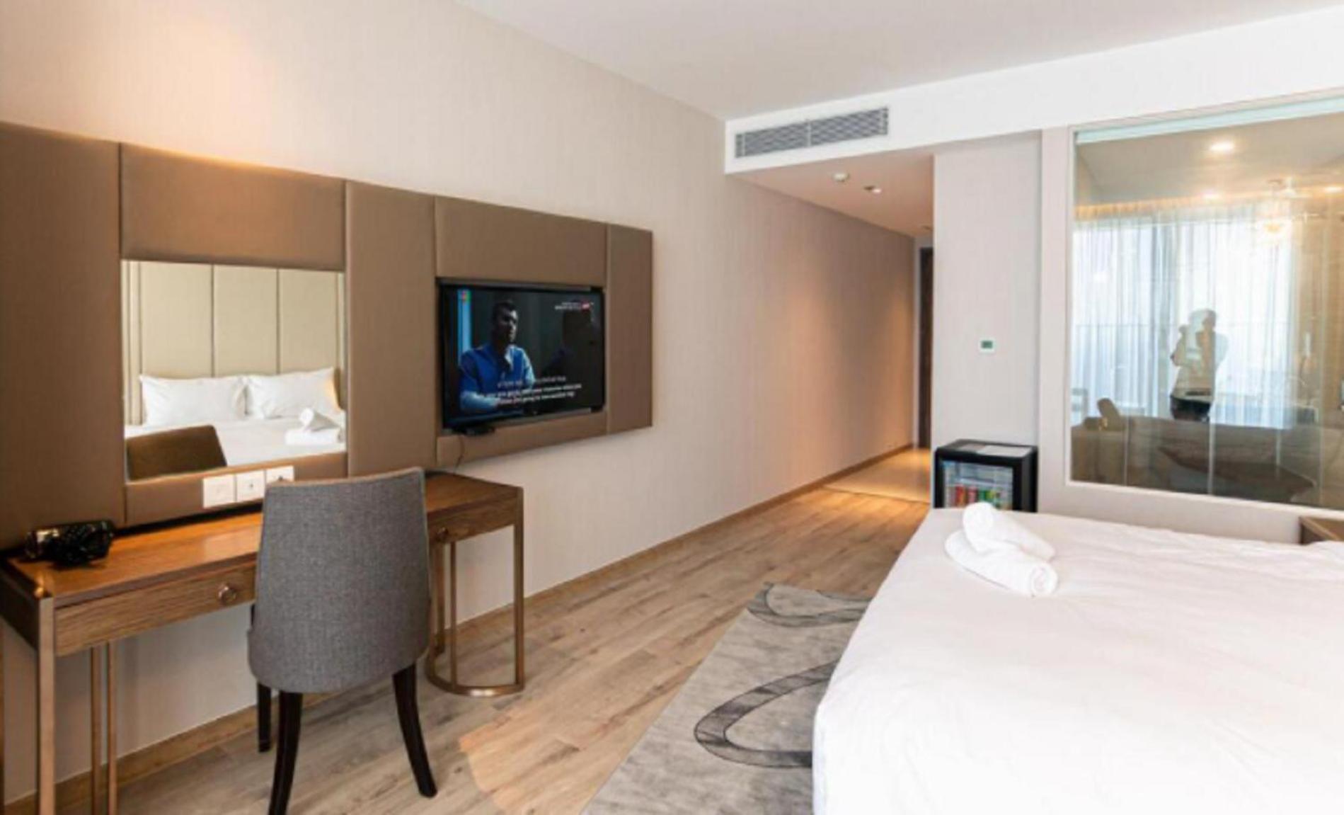 Deluxe Double Room with Side Sea View - Photo 7