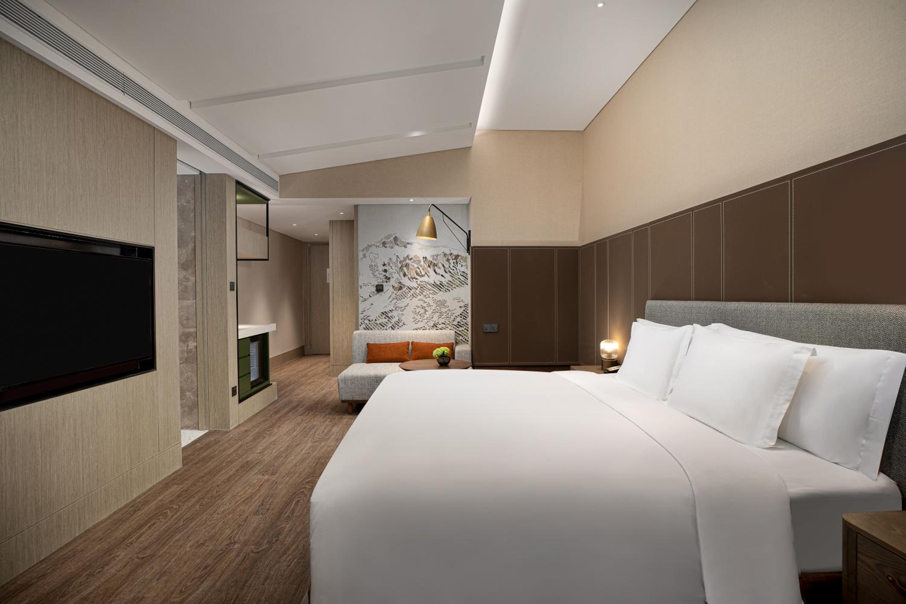 Premium King Room with Lake View photo 1
