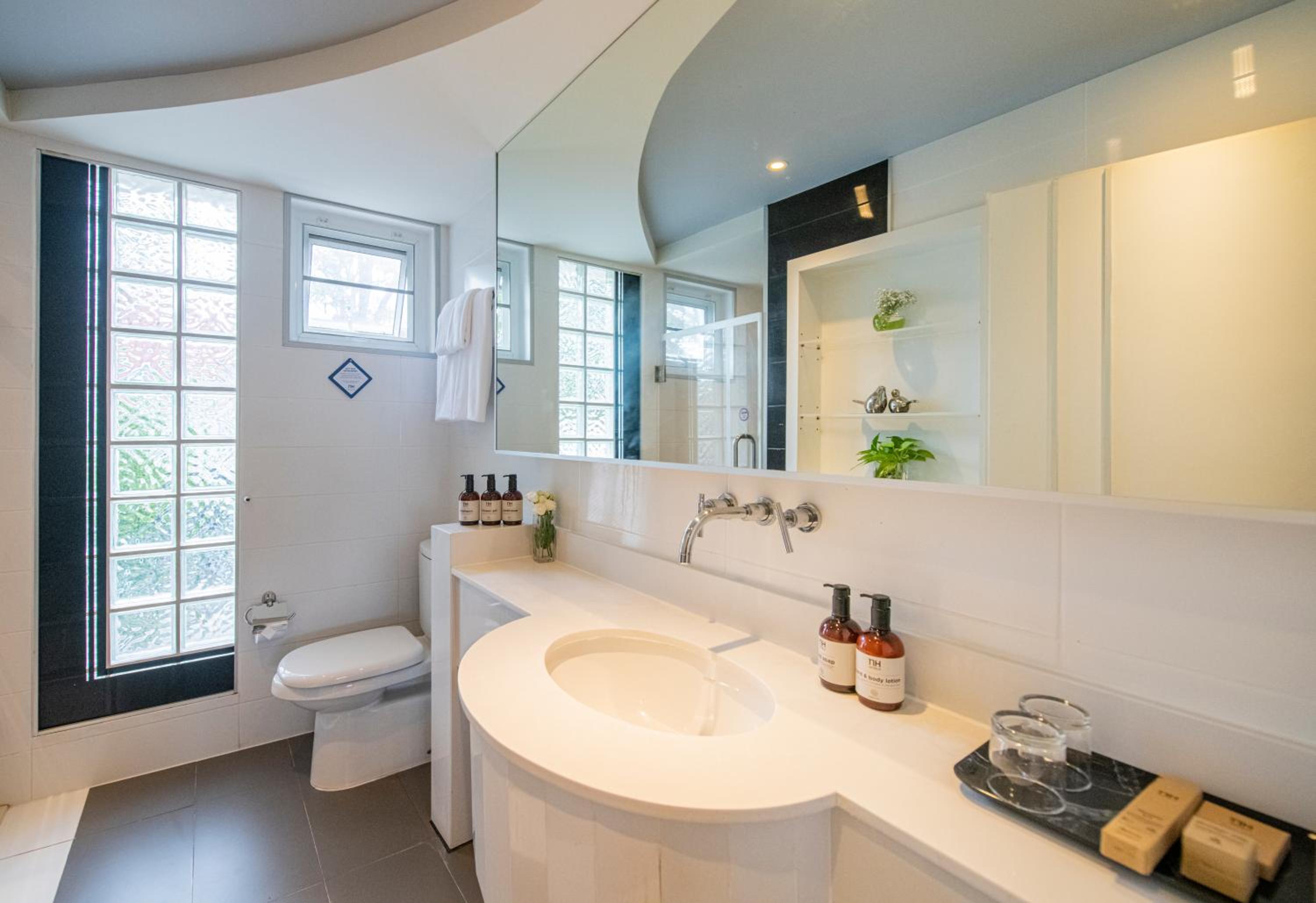 Marina Suite - Photo 9