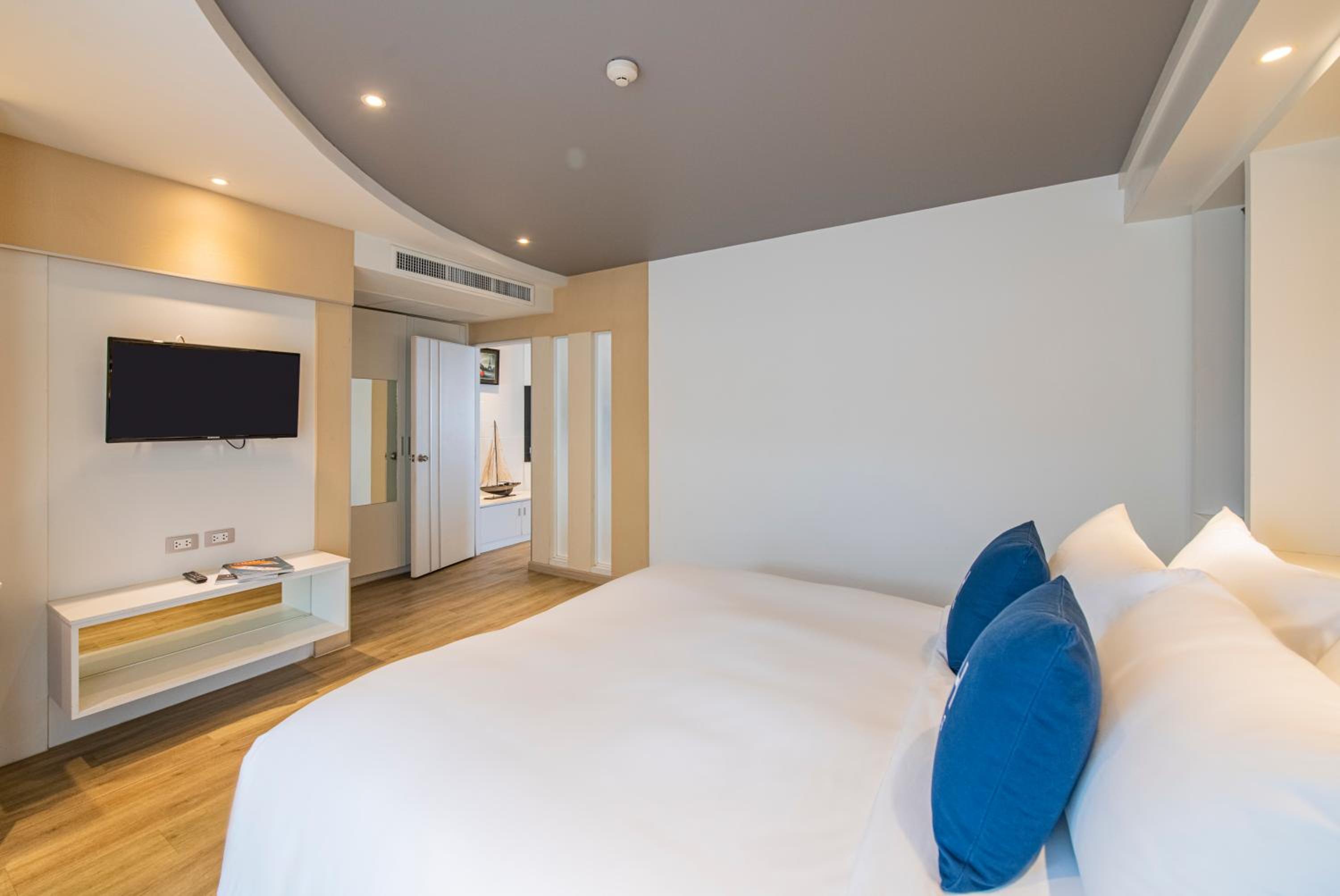 Marina Suite - Photo 12