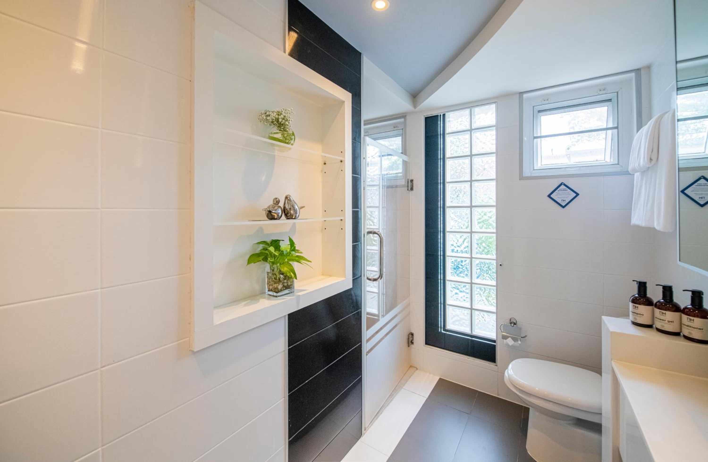Marina Suite - Photo 8