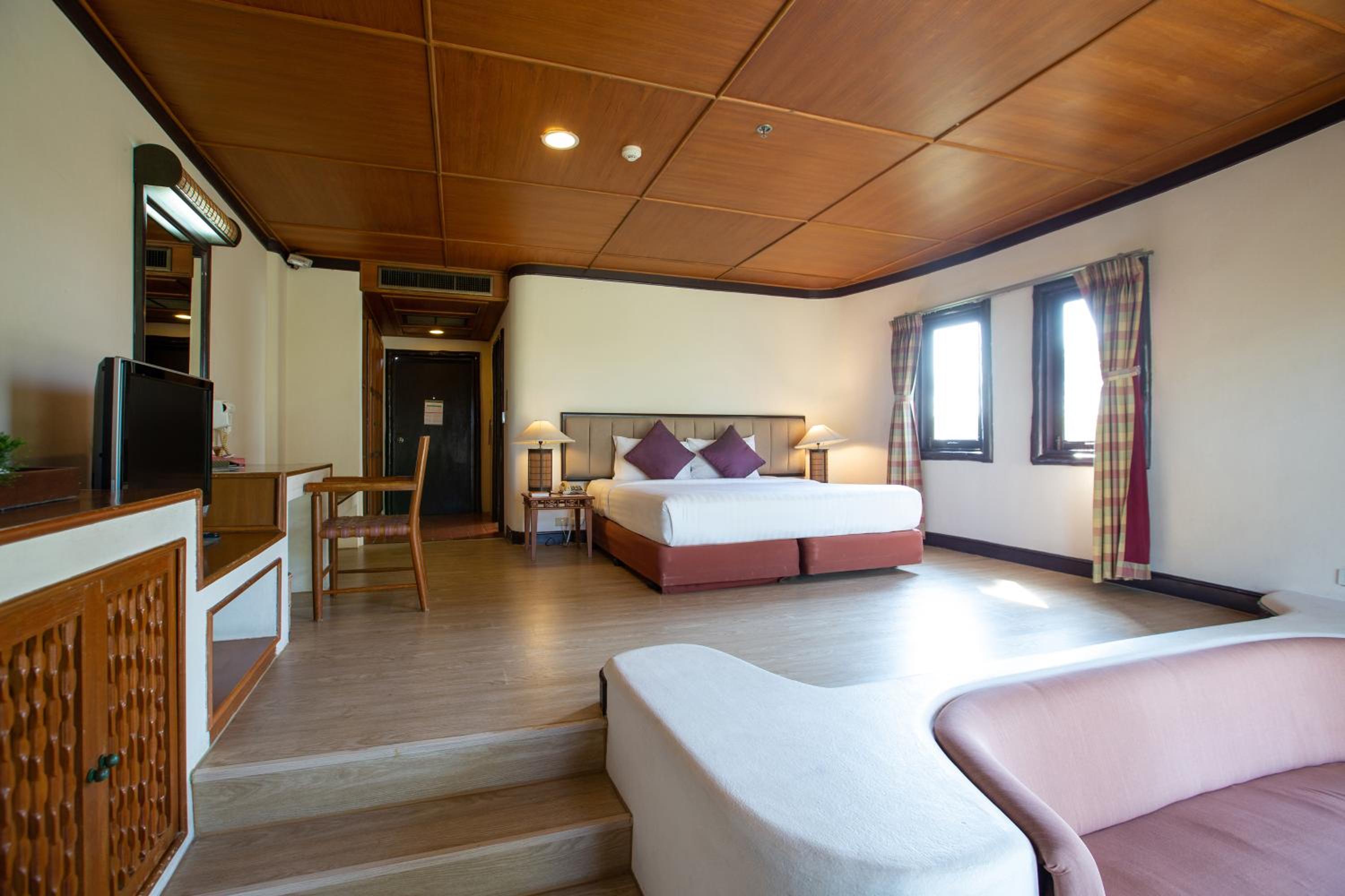 Executive Room with Panoramic View - Photo 3